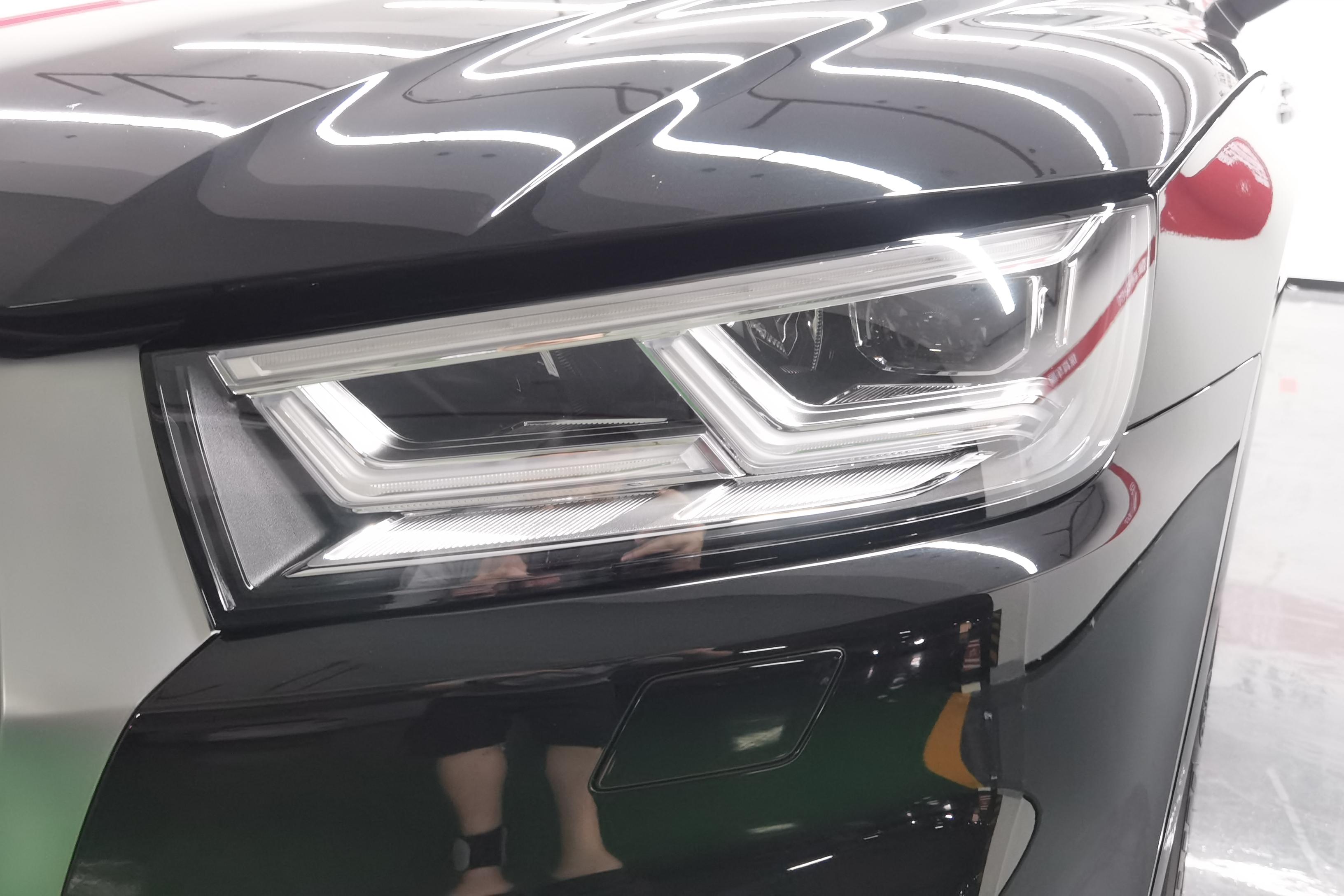 奥迪Q5L 40TFSI 2020款 2.0T 自动 改款荣享时尚型 (国Ⅵ) 
