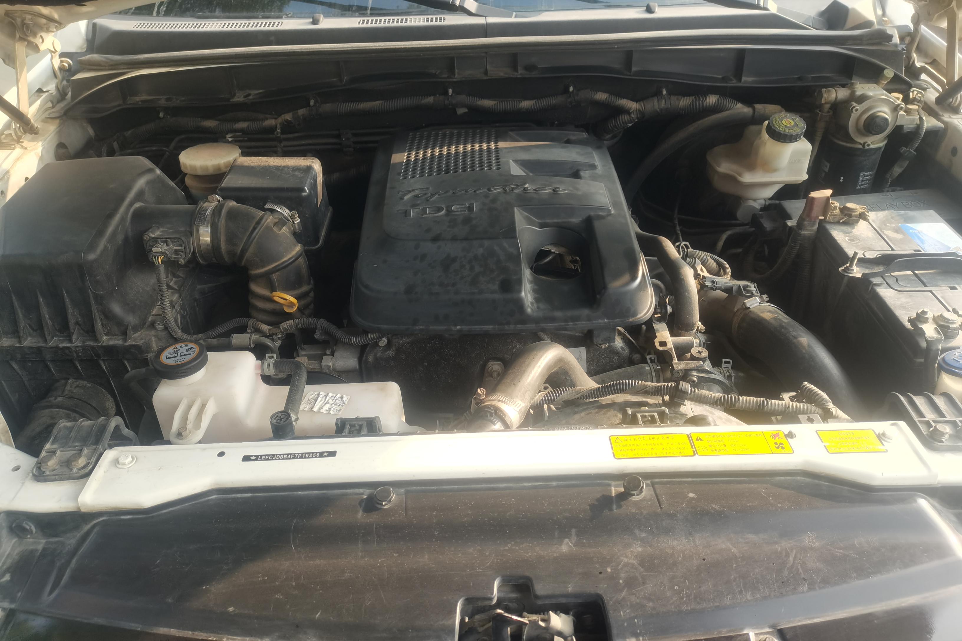 江铃驭胜 S350 2013款 2.4T 自动 后驱 豪华版 (国Ⅳ) 