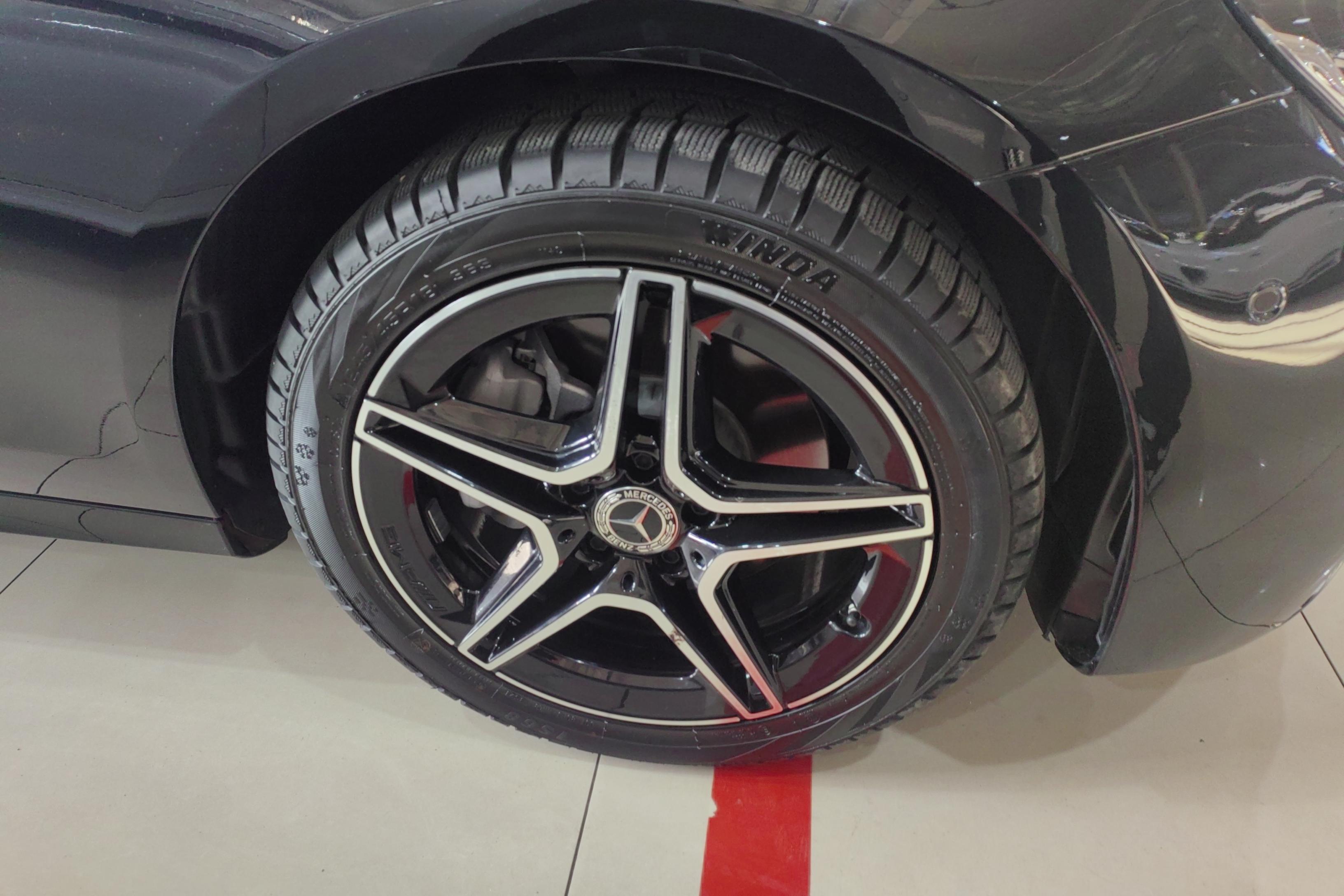 奔驰E级 E260 [进口] 2021款 2.0T 自动 汽油 改款时尚型运动版 