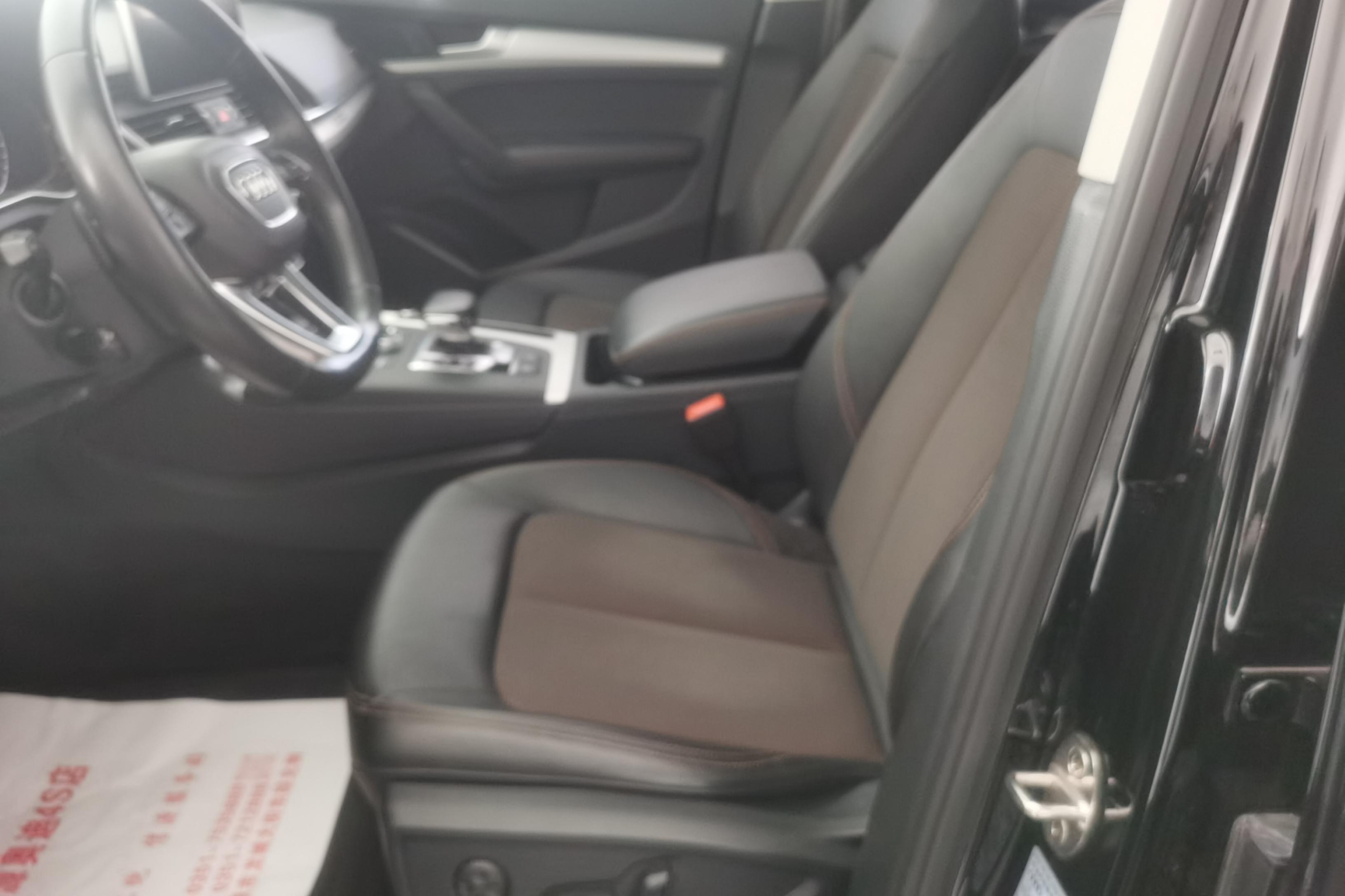 奥迪Q5L 40TFSI 2018款 2.0T 自动 荣享时尚型 (国Ⅴ) 
