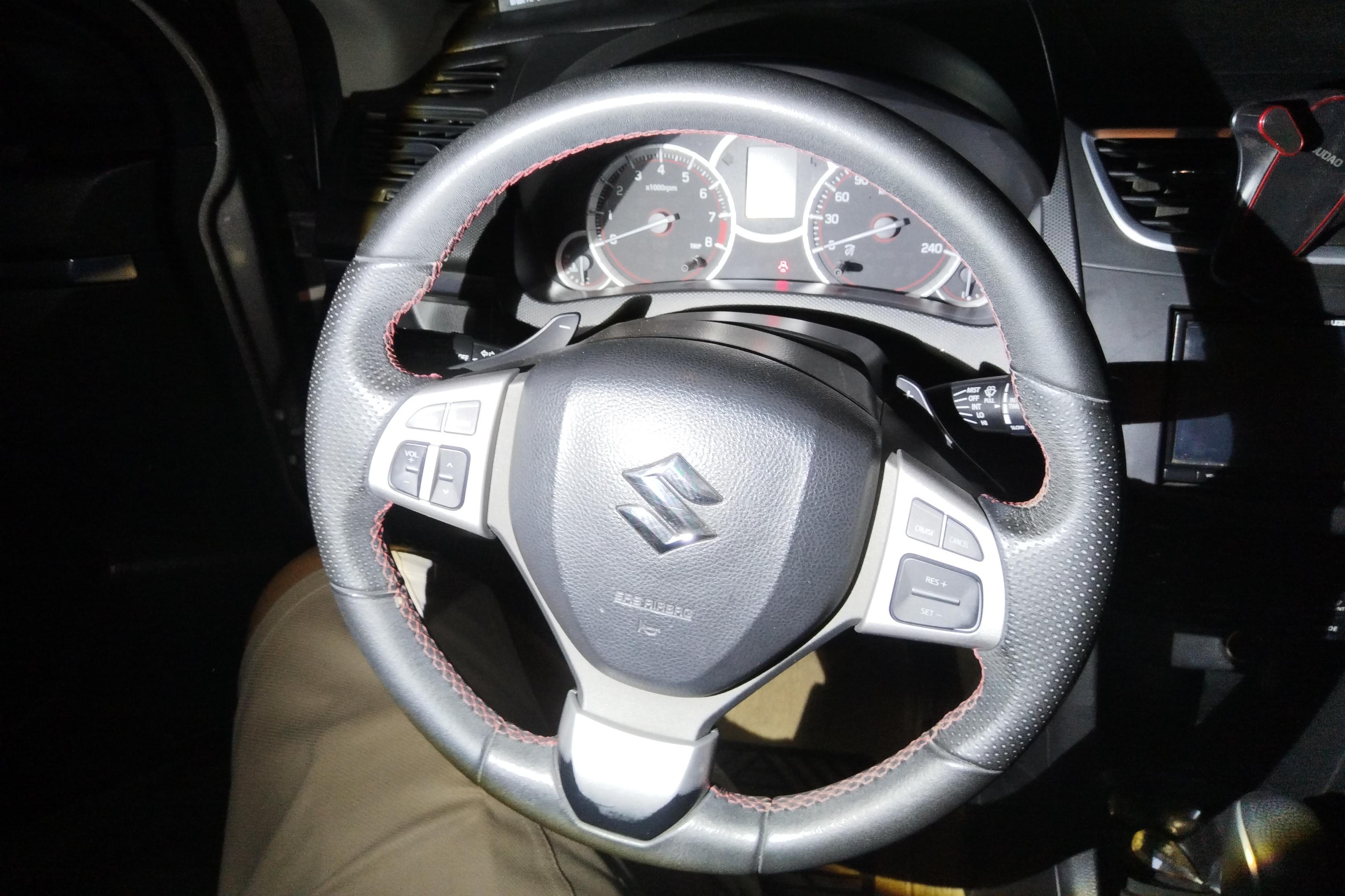 铃木速翼特 [进口] 2014款 1.6L 自动 5门5座两厢车 豪华版 