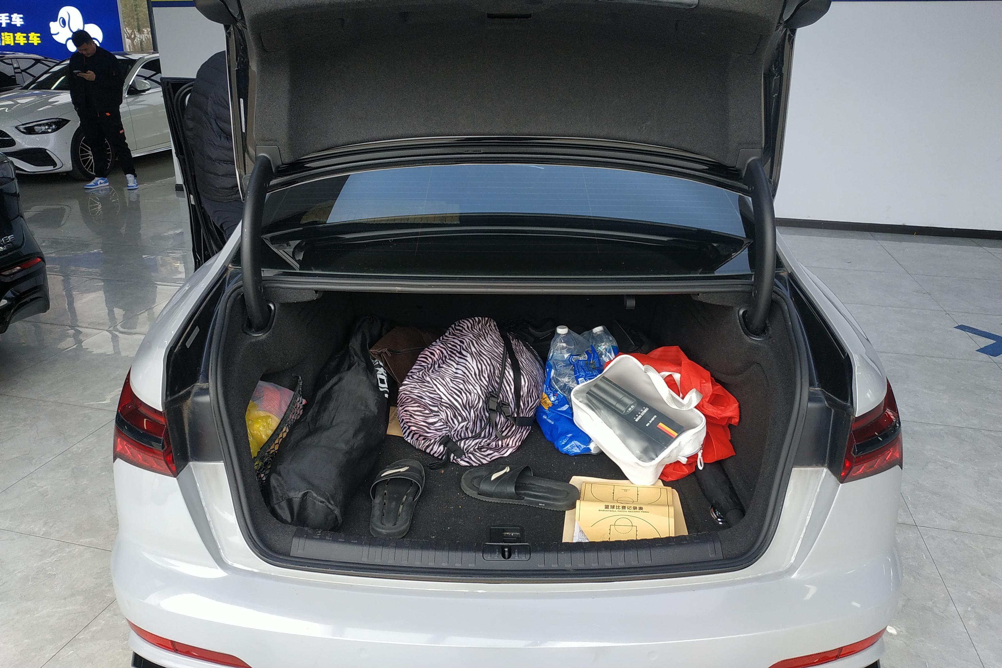 奥迪A6L 40TFSI 2019款 2.0T 自动 豪华动感型 (国Ⅵ) 