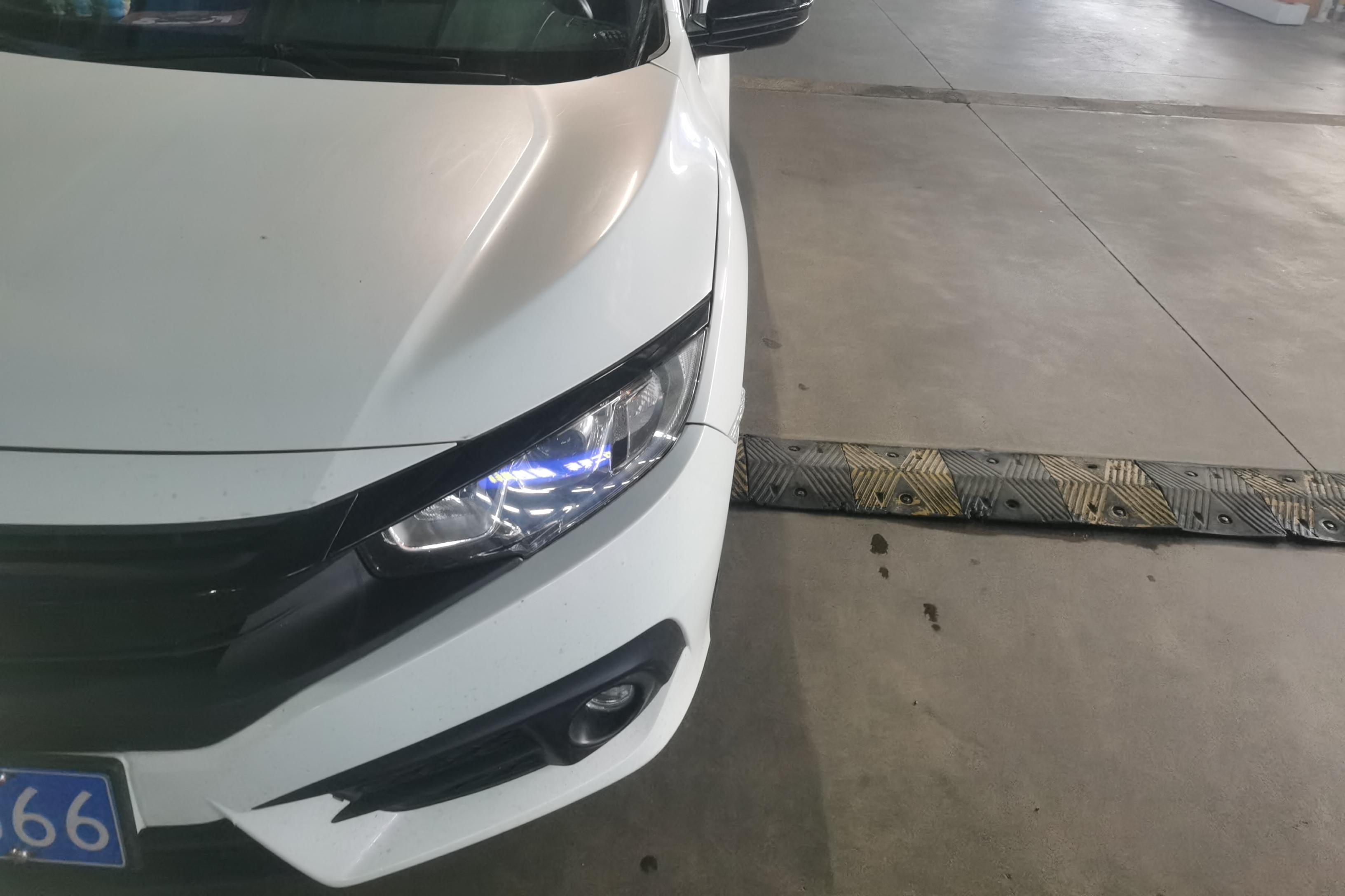 本田思域 2016款 1.5T 自动 豪华版220TURBO (国Ⅴ) 