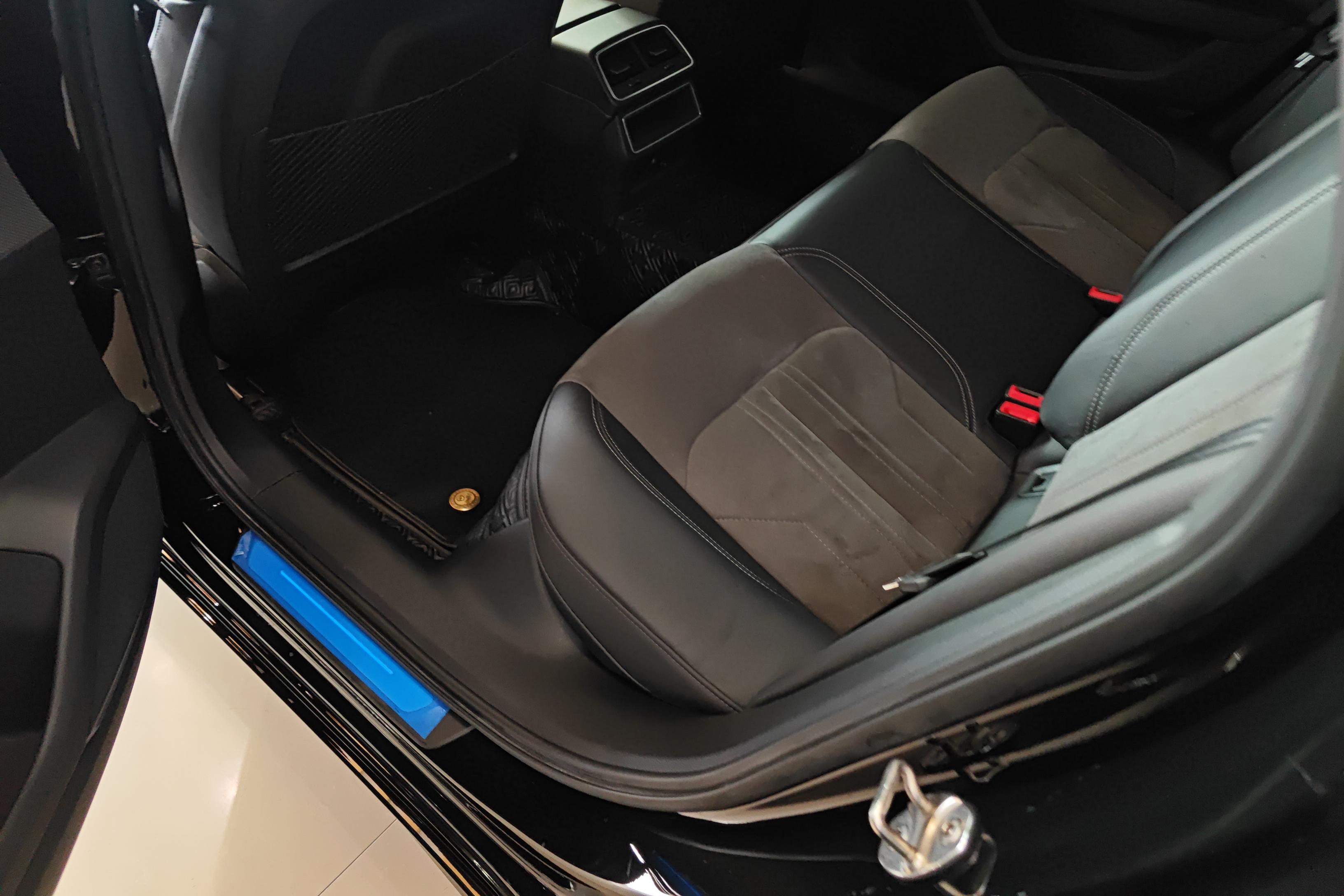 奥迪A6L 40TFSI 2021款 2.0T 自动 豪华动感型 (国Ⅵ) 