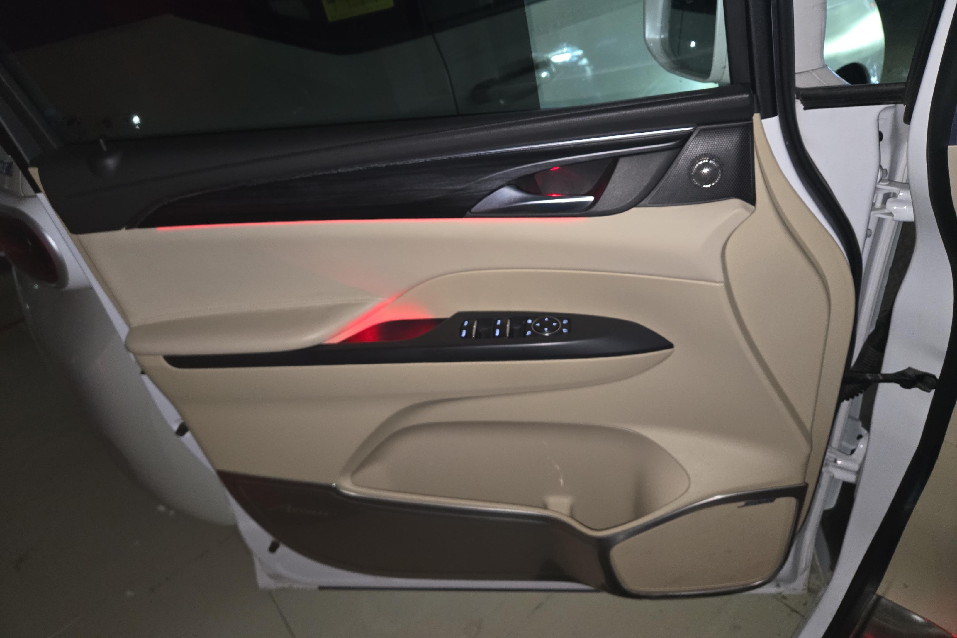 别克GL8 2022款 2.0T 自动 7座 653T尊享型 (国Ⅵ) 