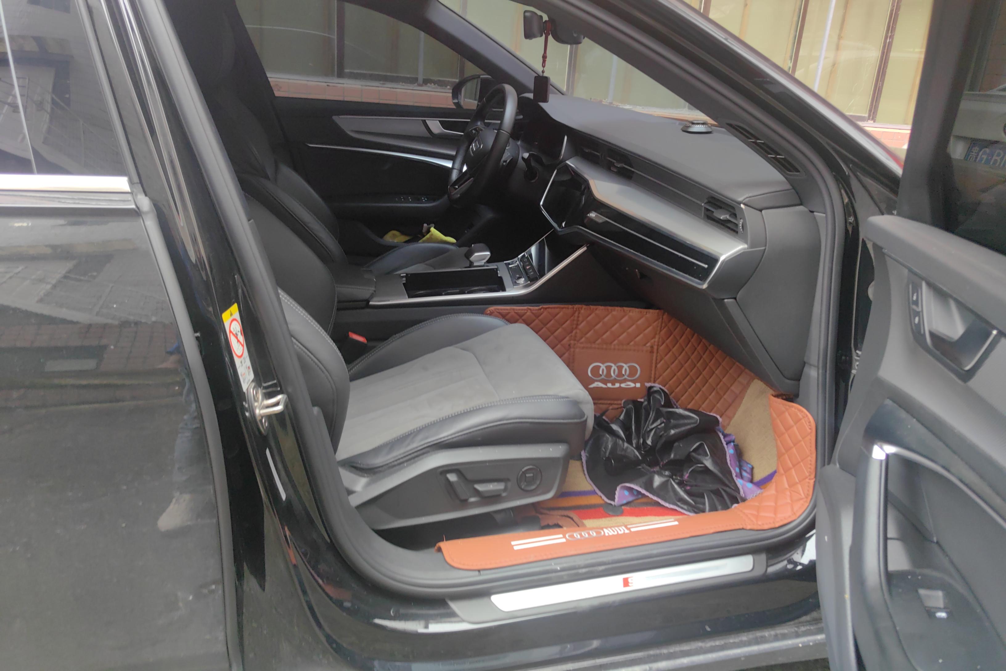 奥迪A6L 40TFSI 2022款 2.0T 自动 豪华致雅型 (国Ⅵ) 