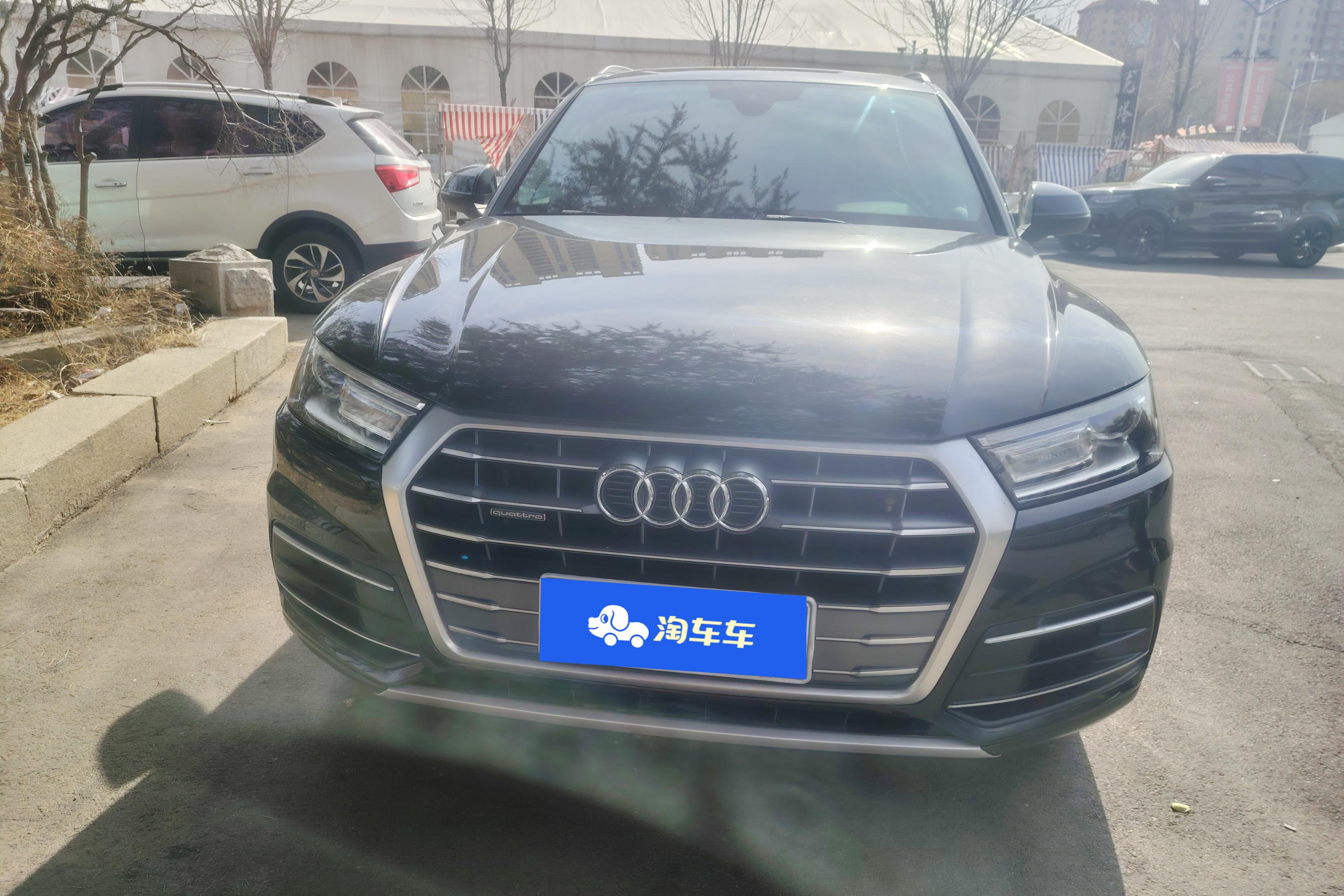 奥迪Q5L 40TFSI 2018款 2.0T 自动 荣享进取型 (国Ⅴ) 