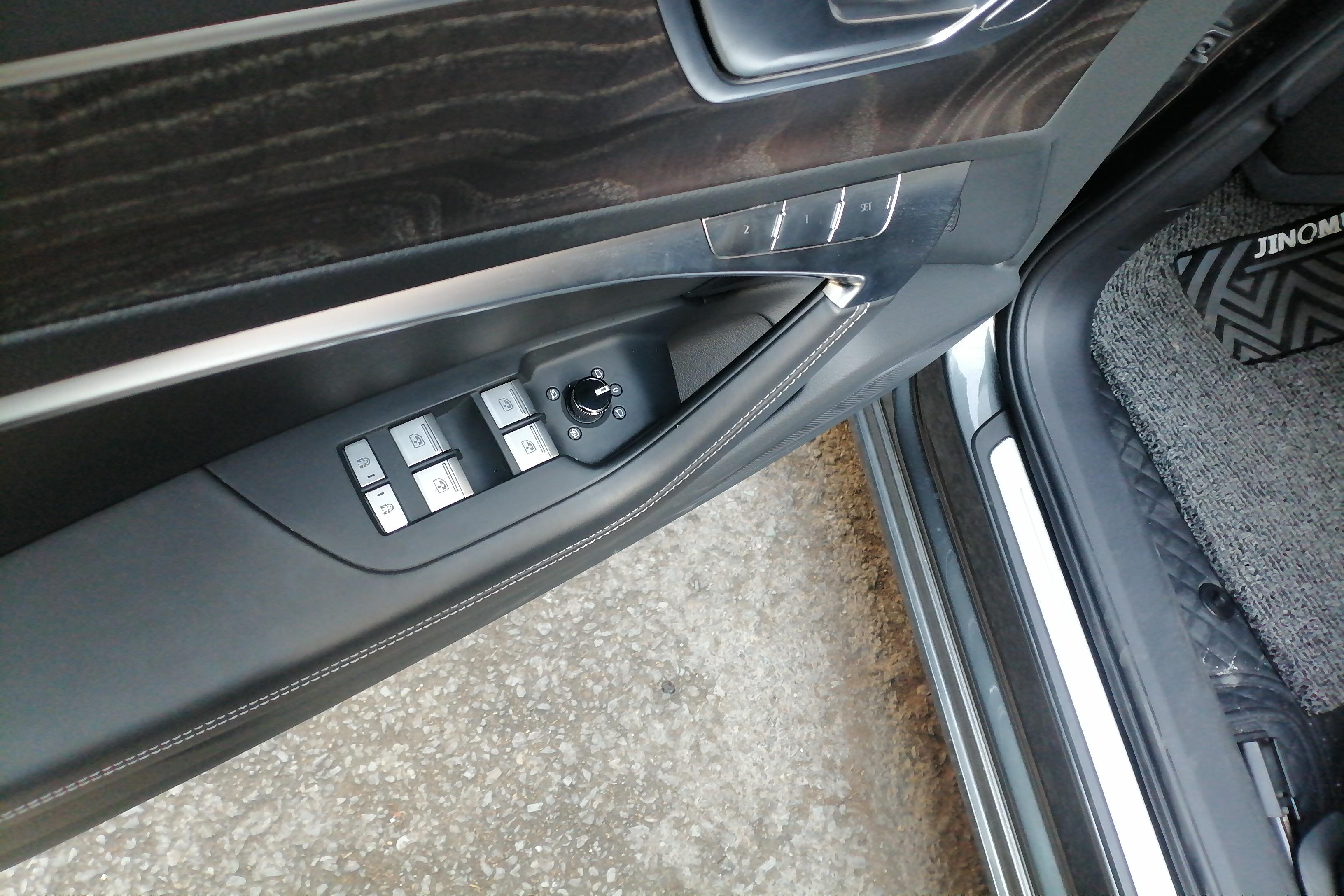 奥迪A6L 45TFSI 2023款 2.0T 自动 尊享致雅型 (国Ⅵ) 