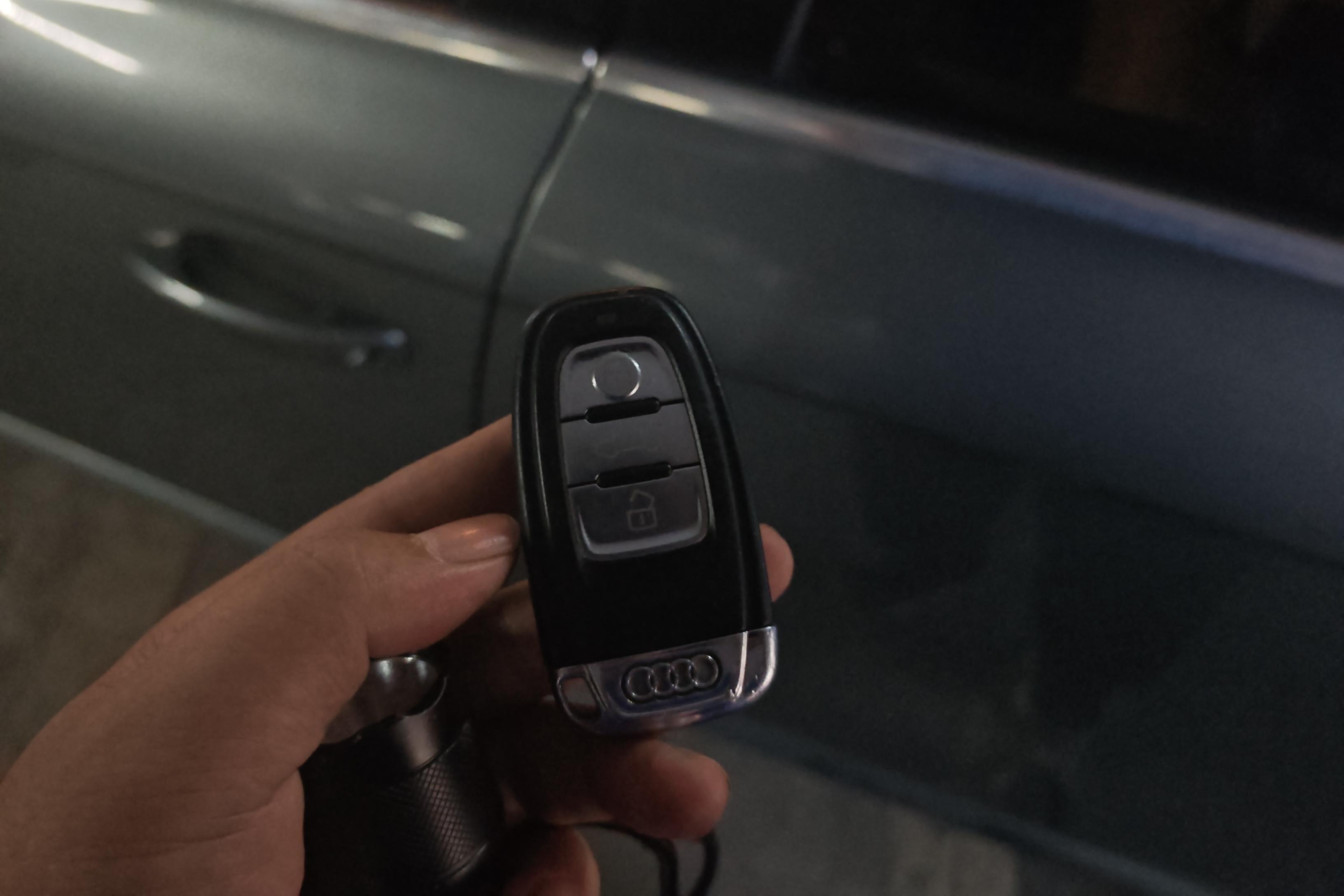 奥迪A4L 2012款 2.0T 自动 标准型 (国Ⅳ) 