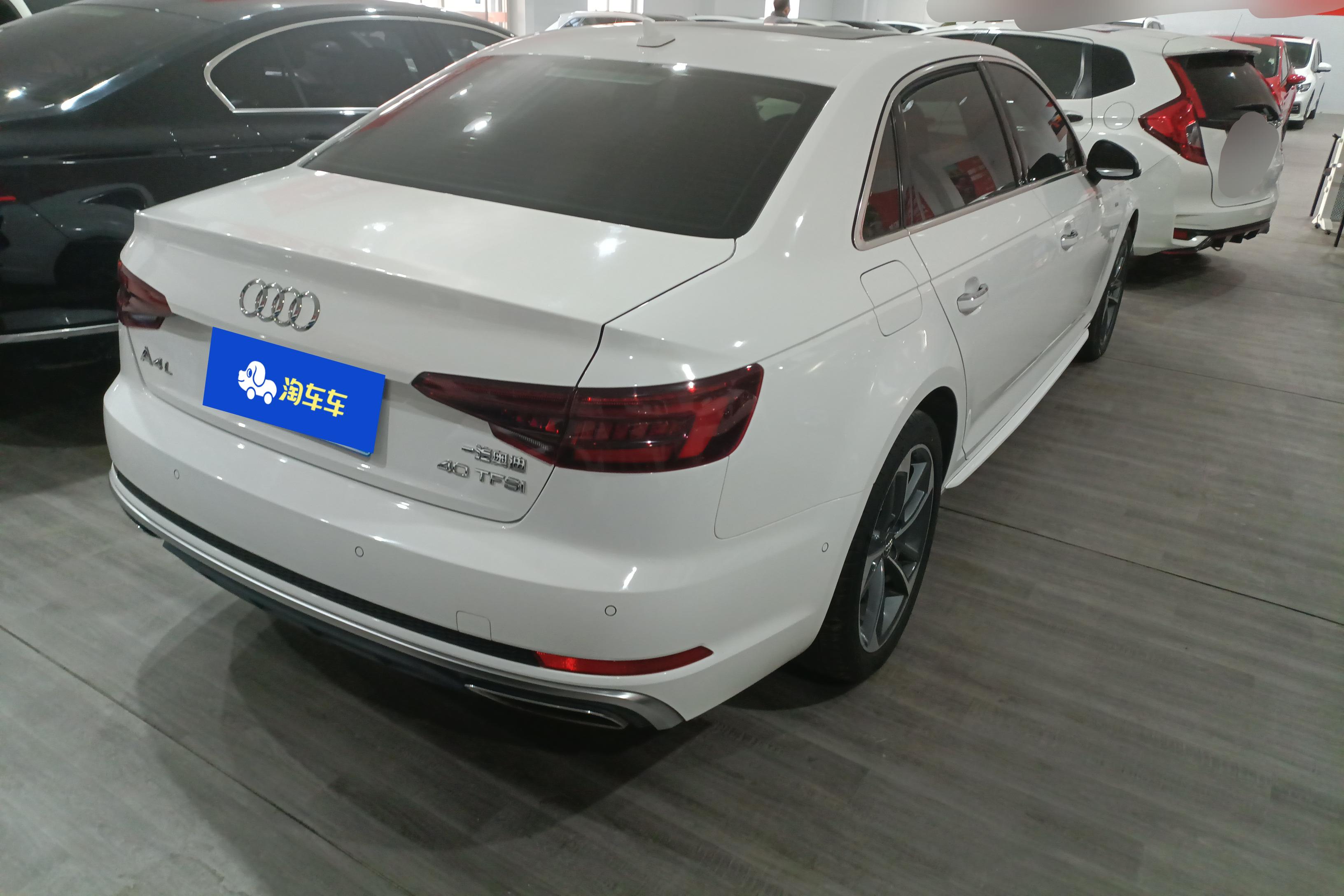 奥迪A4L 2019款 2.0T 自动 时尚型 (国Ⅵ) 