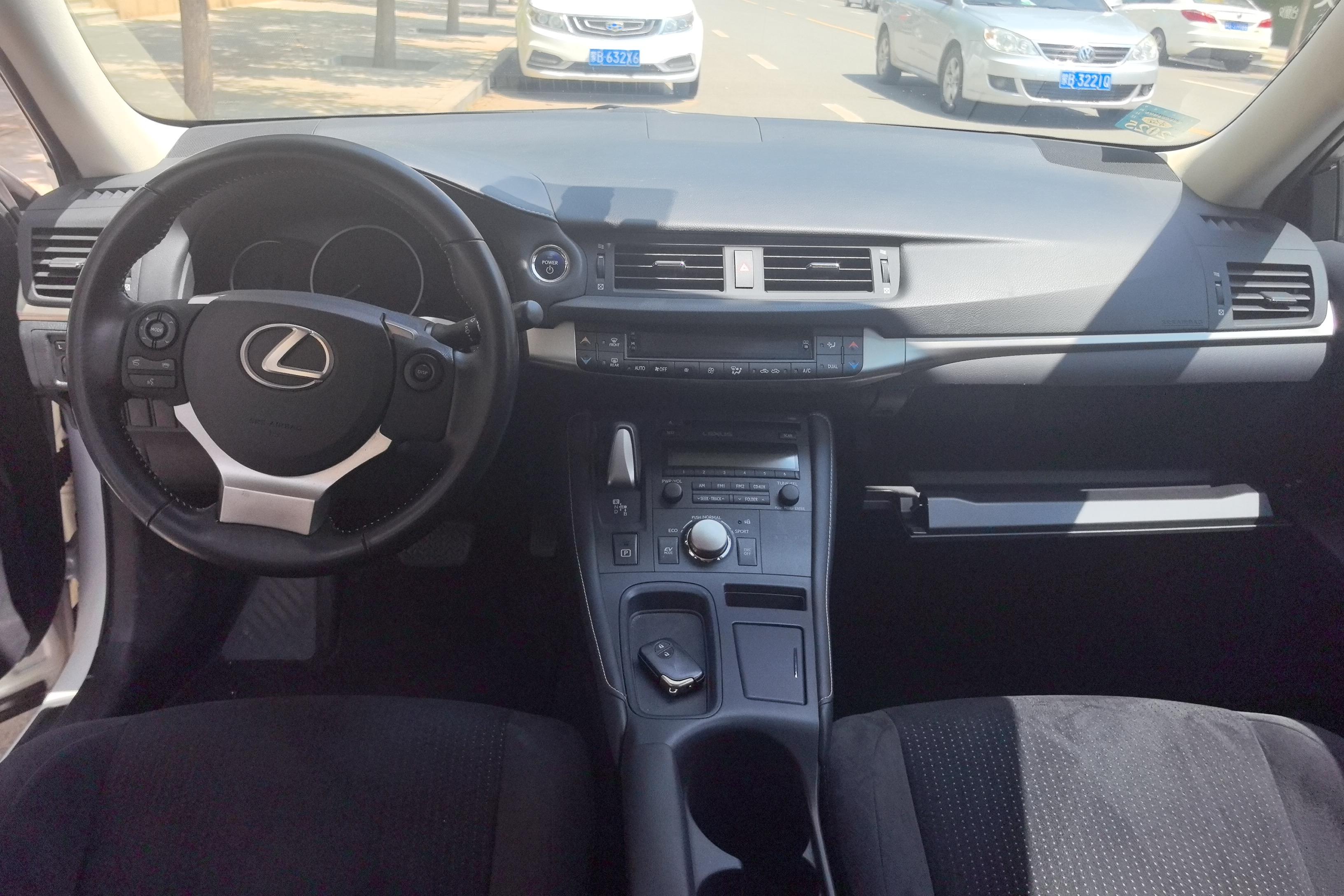 雷克萨斯CT 200h [进口] 2014款 1.8L 自动 精英版单色 