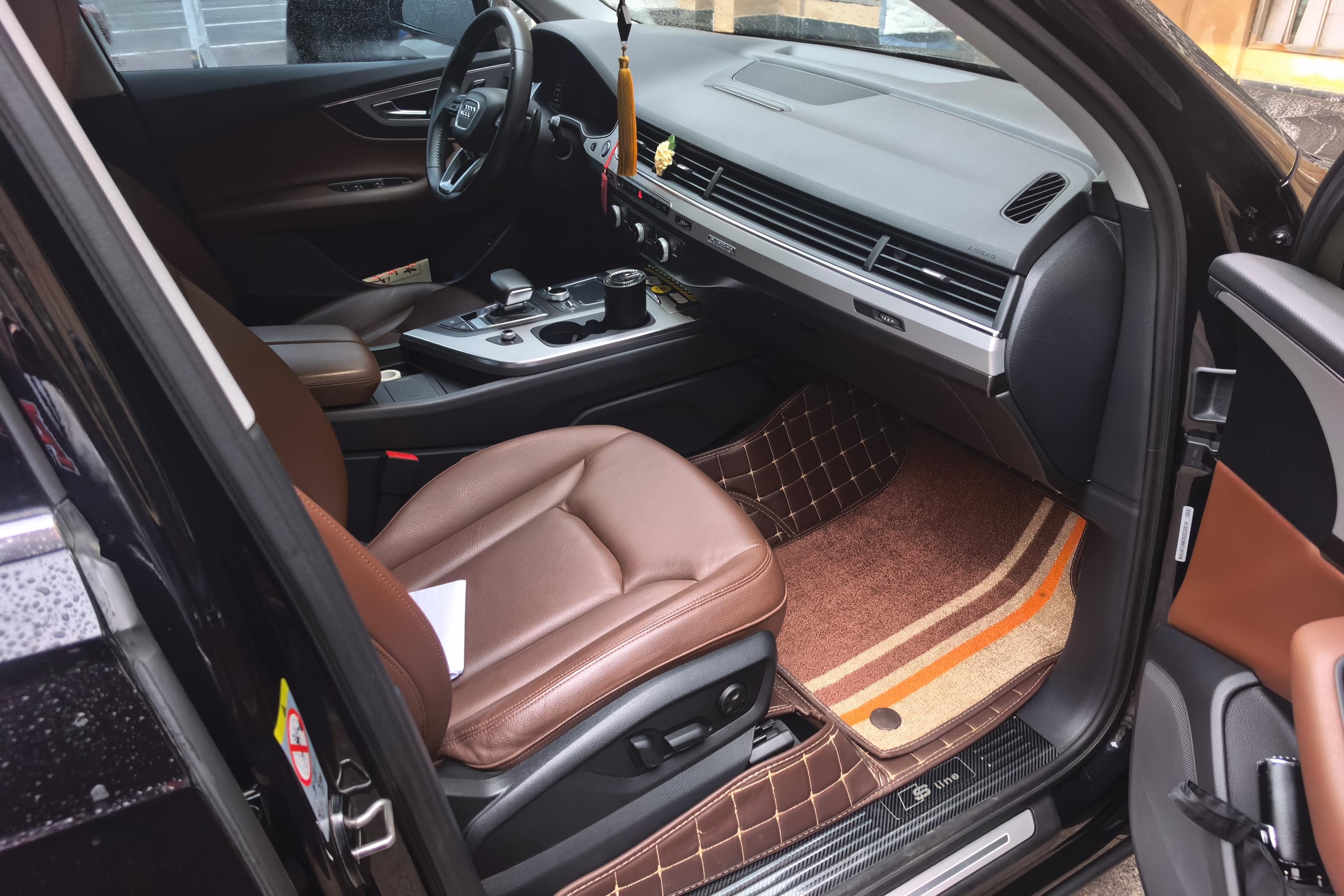 奥迪Q7 45 [进口] 2019款 2.0T 自动 舒适型 