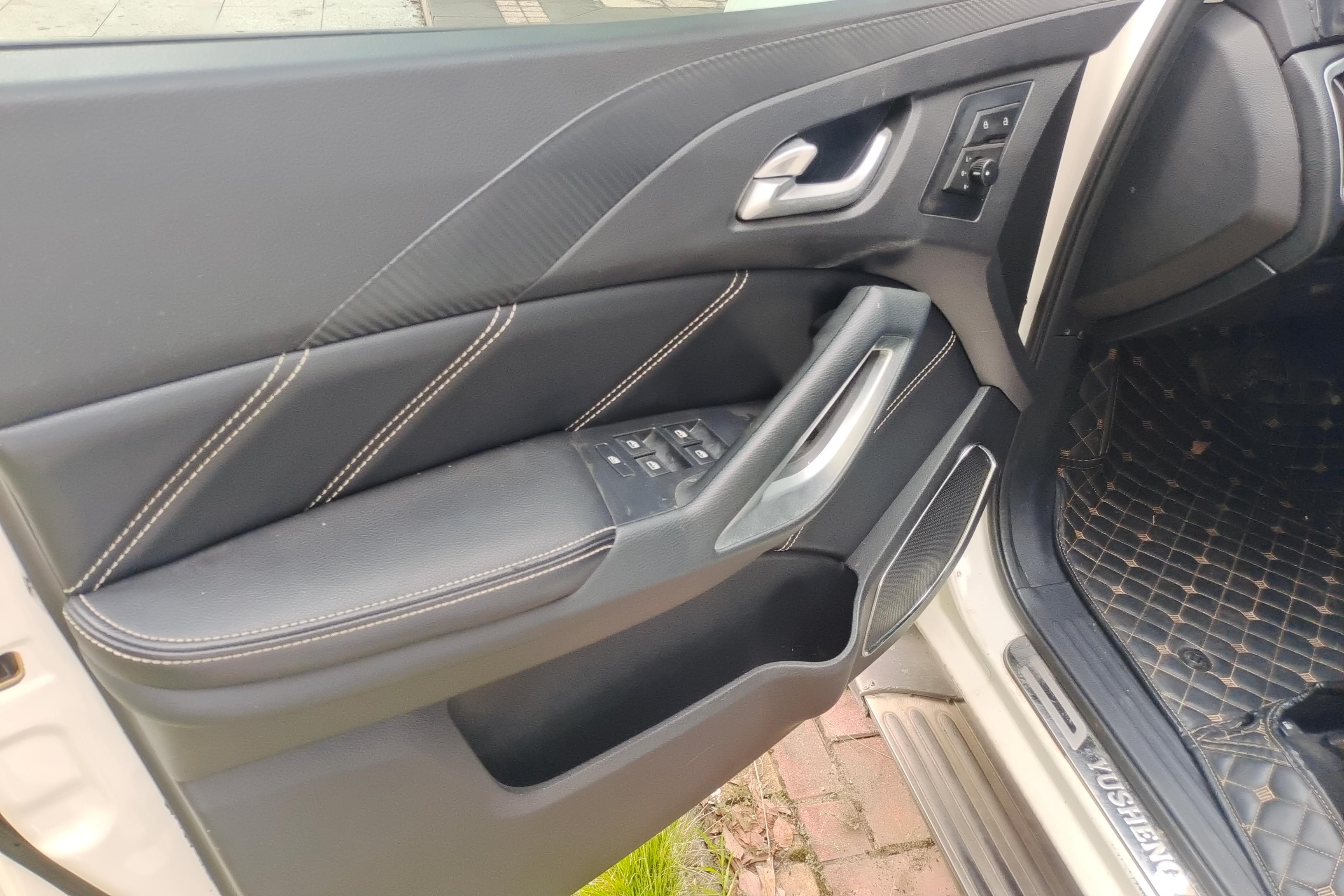 江铃驭胜 S350 2017款 2.0T 自动 后驱 豪华天窗版 (国Ⅴ) 