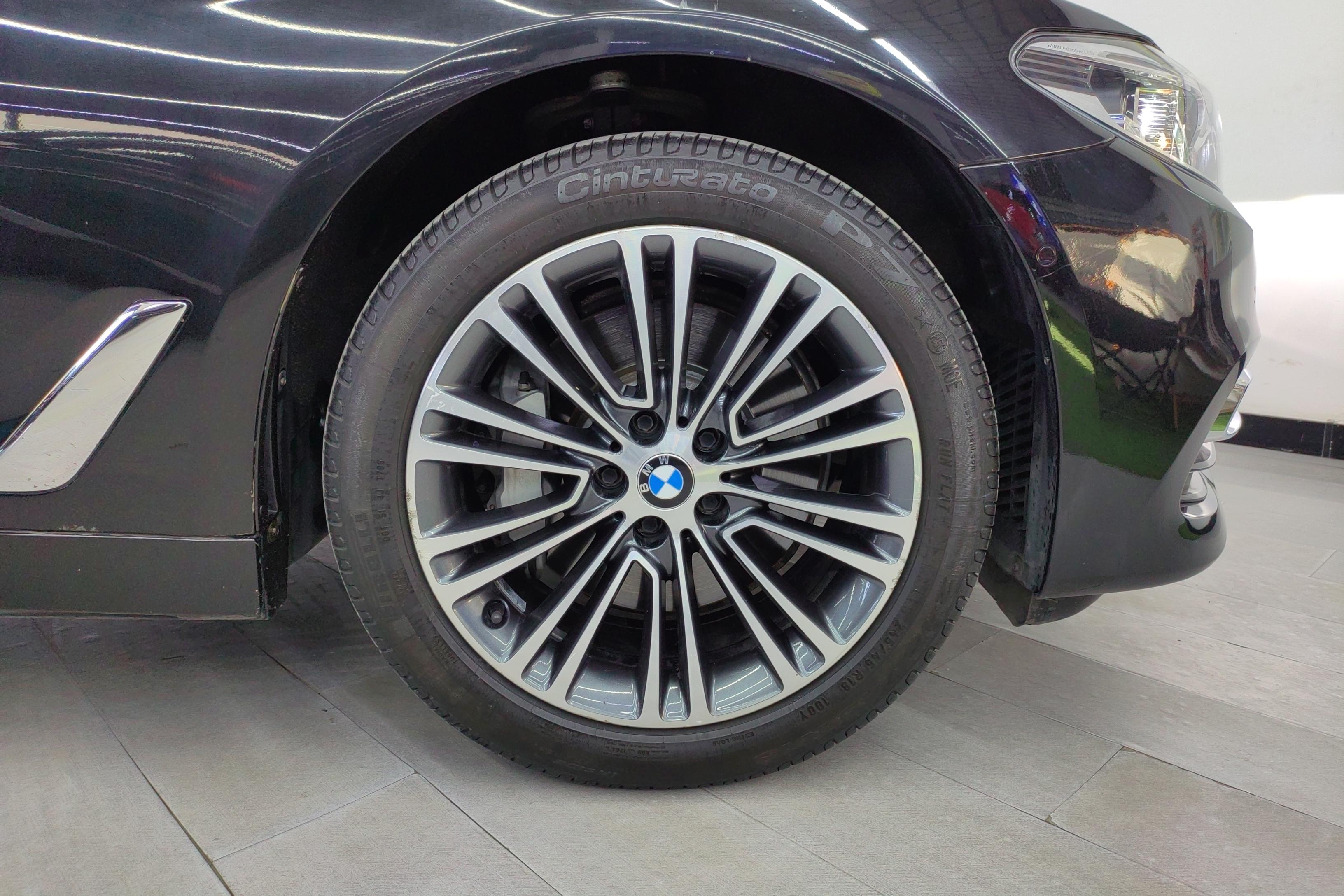 宝马5系 530Li 2019款 2.0T 自动 汽油 尊享型豪华套装 (国Ⅴ) 