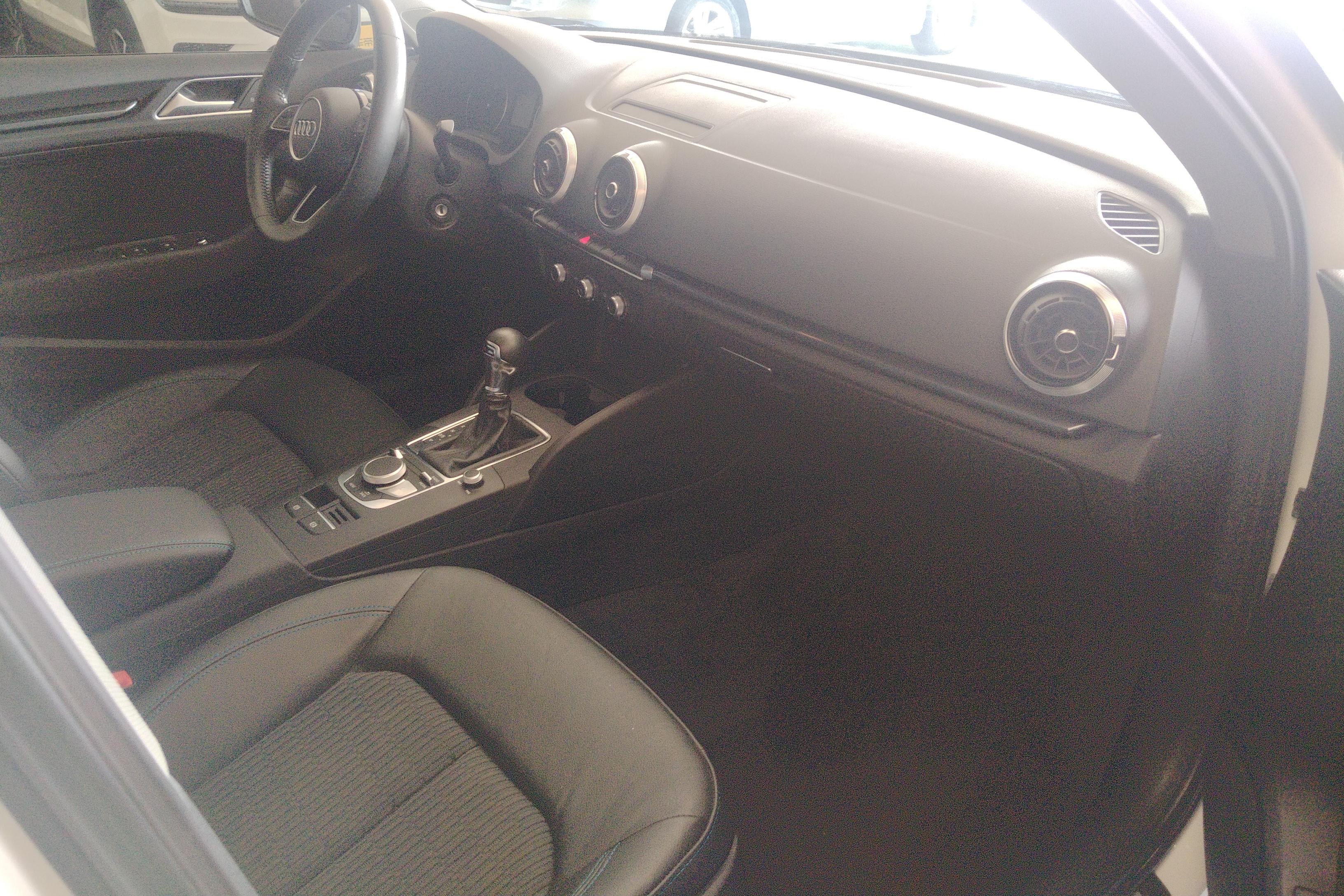 奥迪A3 35TFSI 2020款 1.4T 自动 汽油 进取型Sportback (国Ⅵ) 