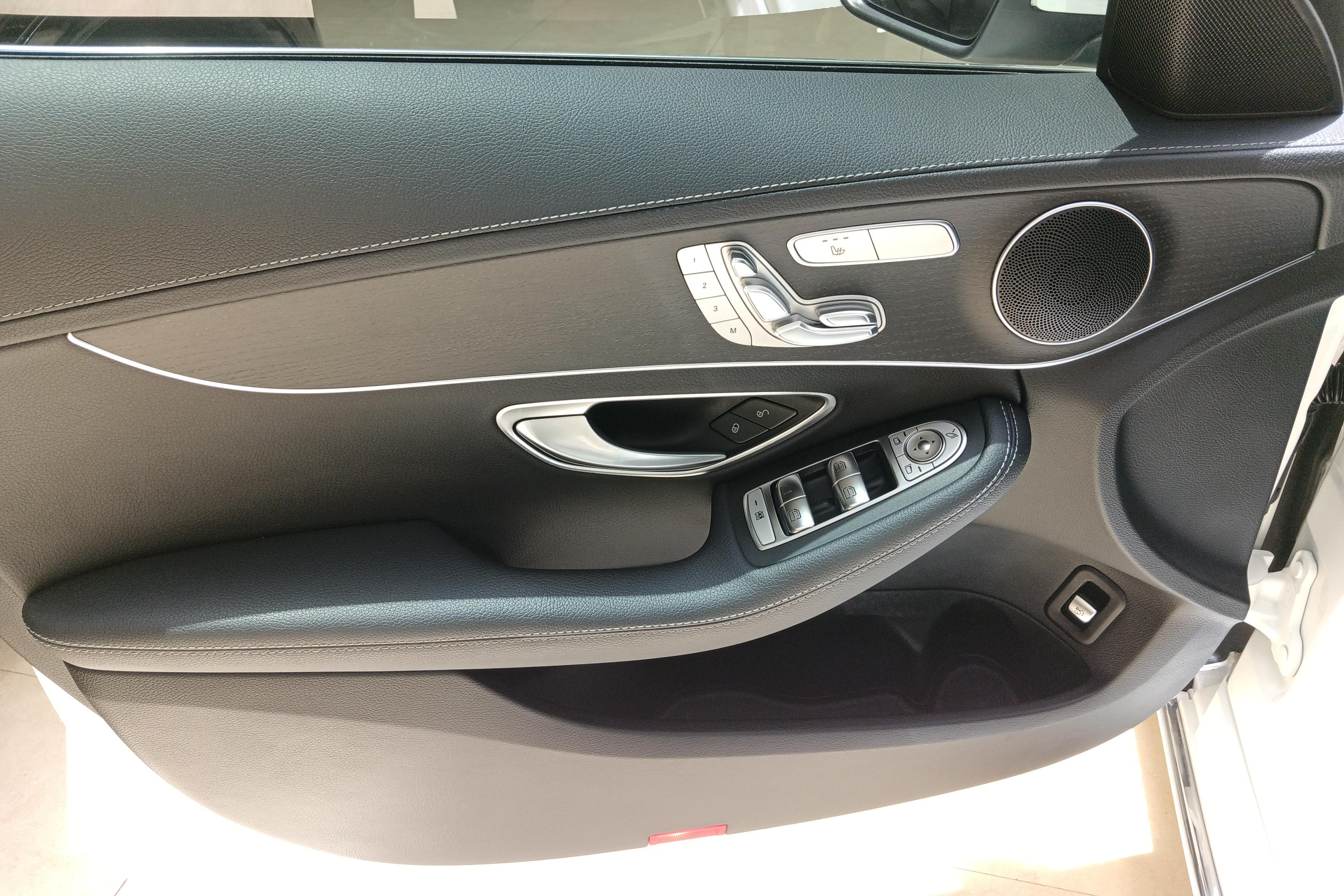 奔驰C级 C260L 2021款 1.5T 自动 运动版 (国Ⅵ) 