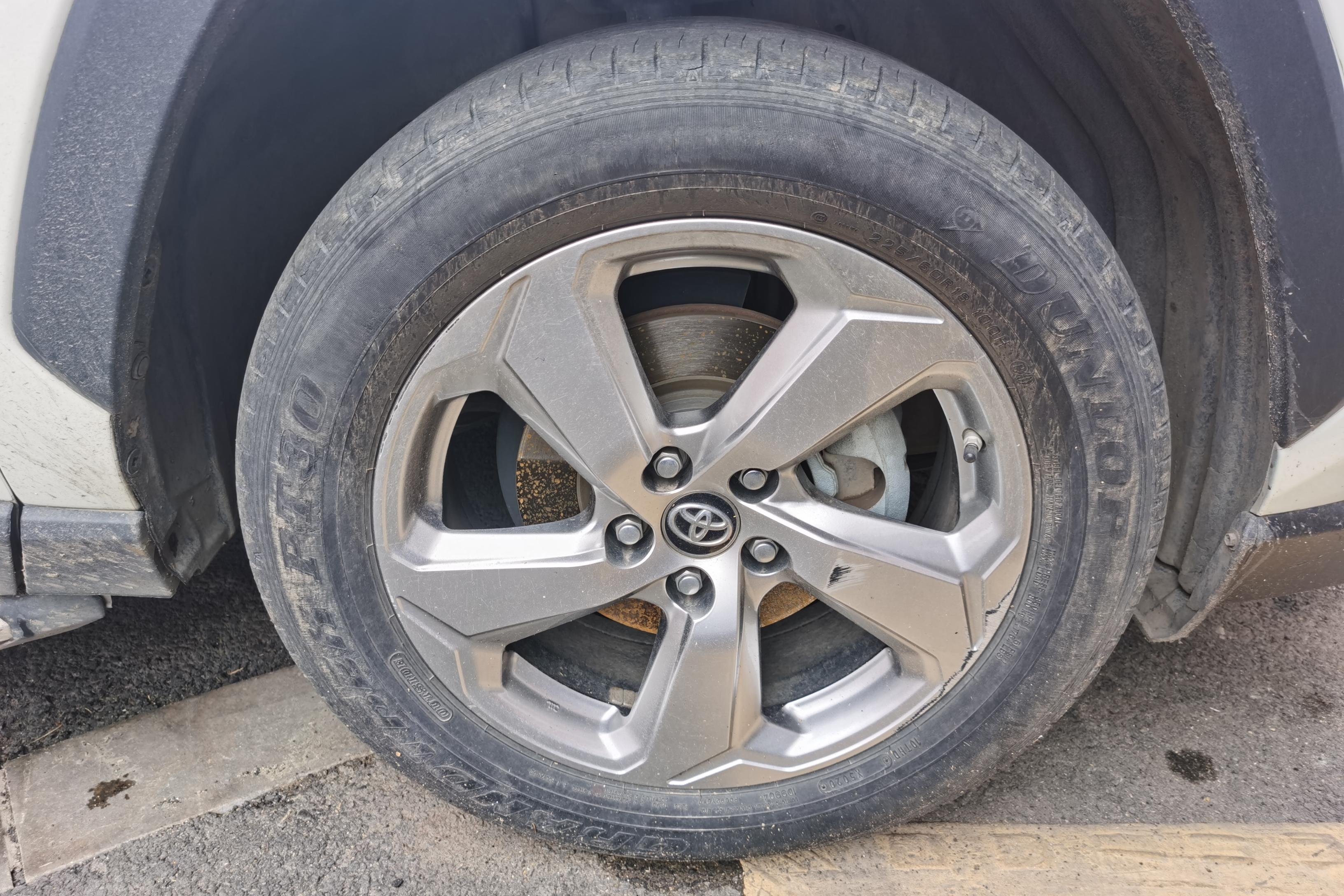 丰田RAV4 2020款 2.0L 自动 前驱 风尚PLUS版 (国Ⅵ) 