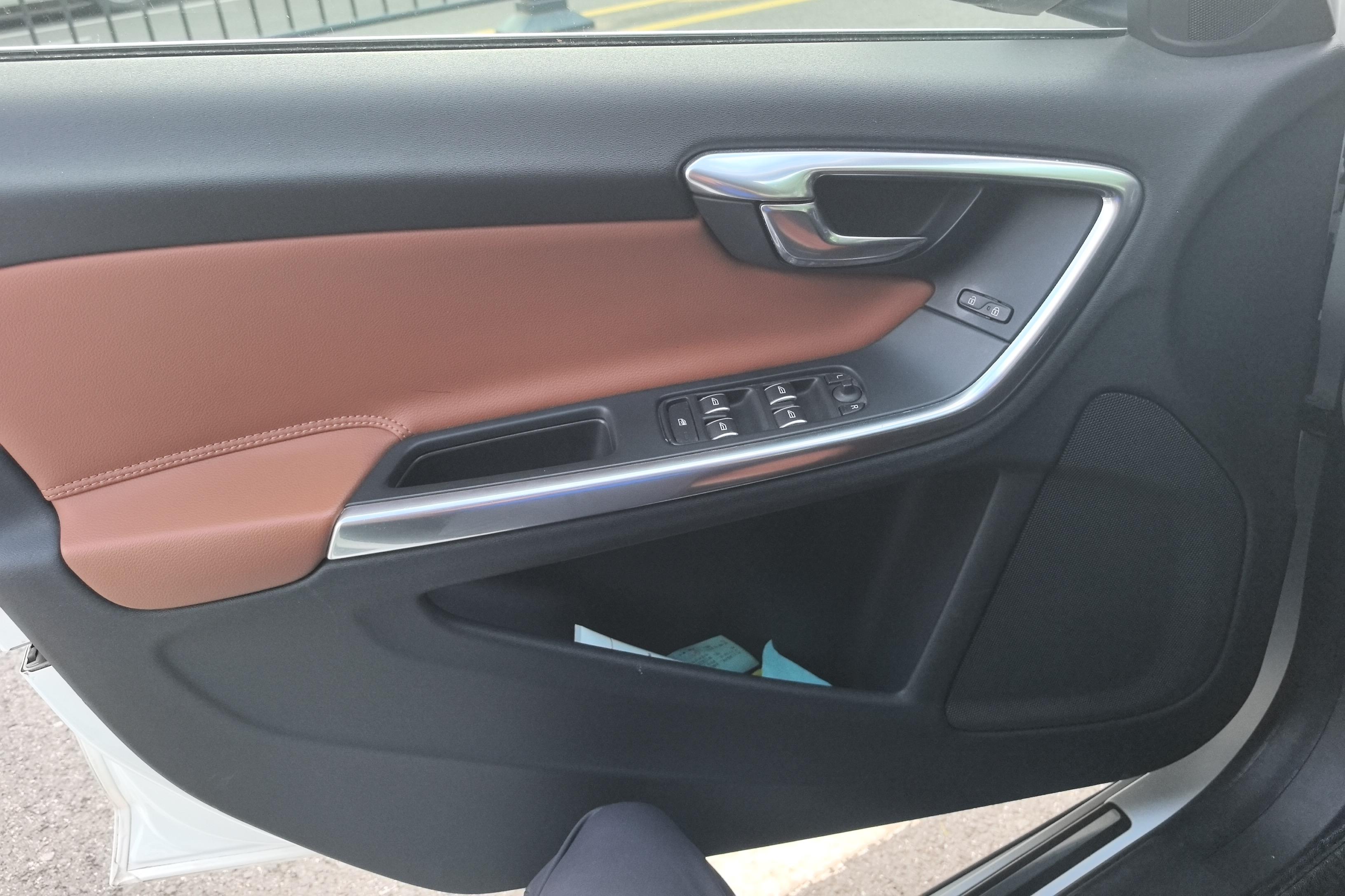 沃尔沃S60L T4 2016款 2.0T 自动 智远版 (国Ⅴ) 