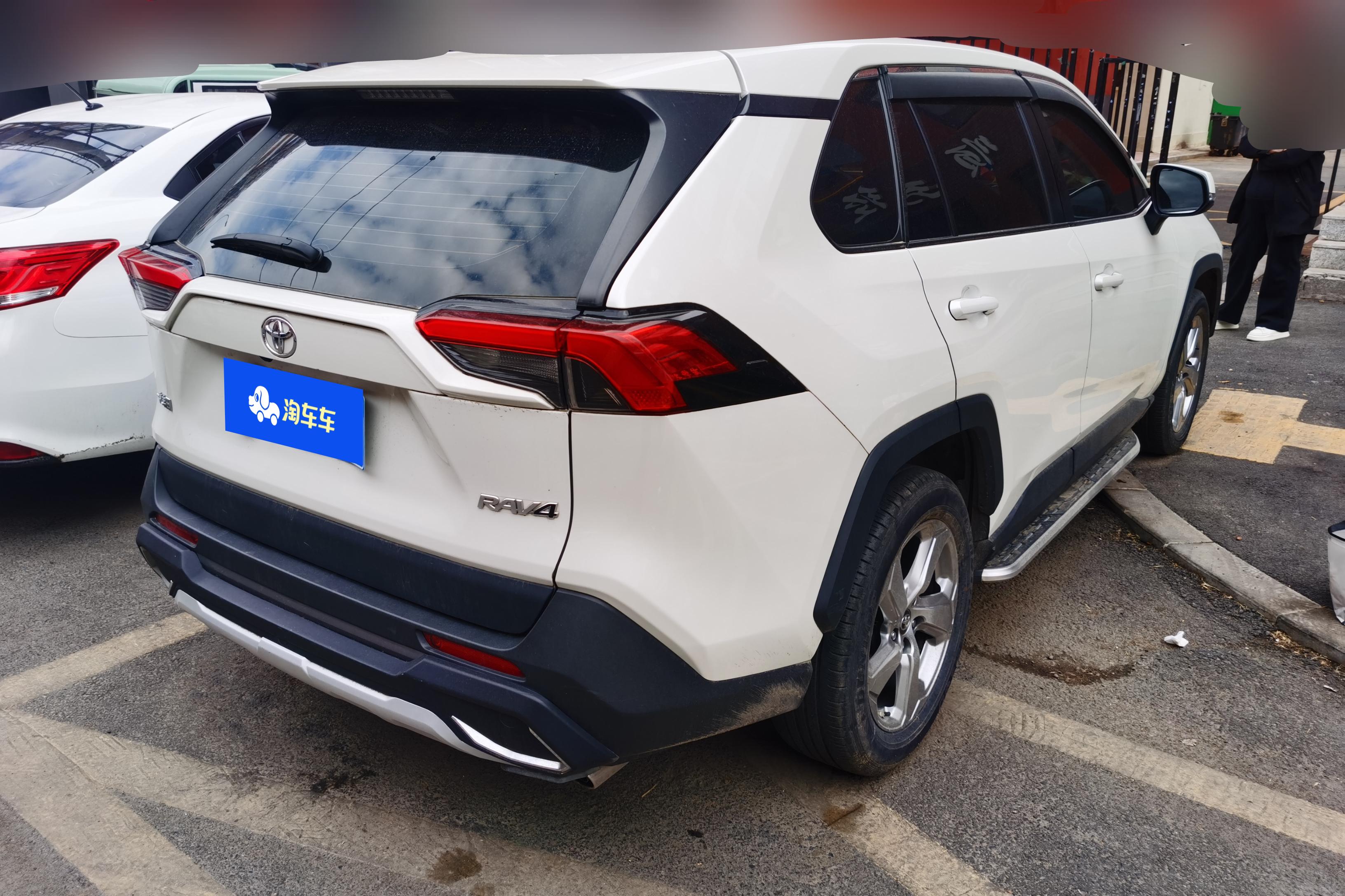 丰田RAV4 2020款 2.0L 自动 前驱 风尚PLUS版 (国Ⅵ) 