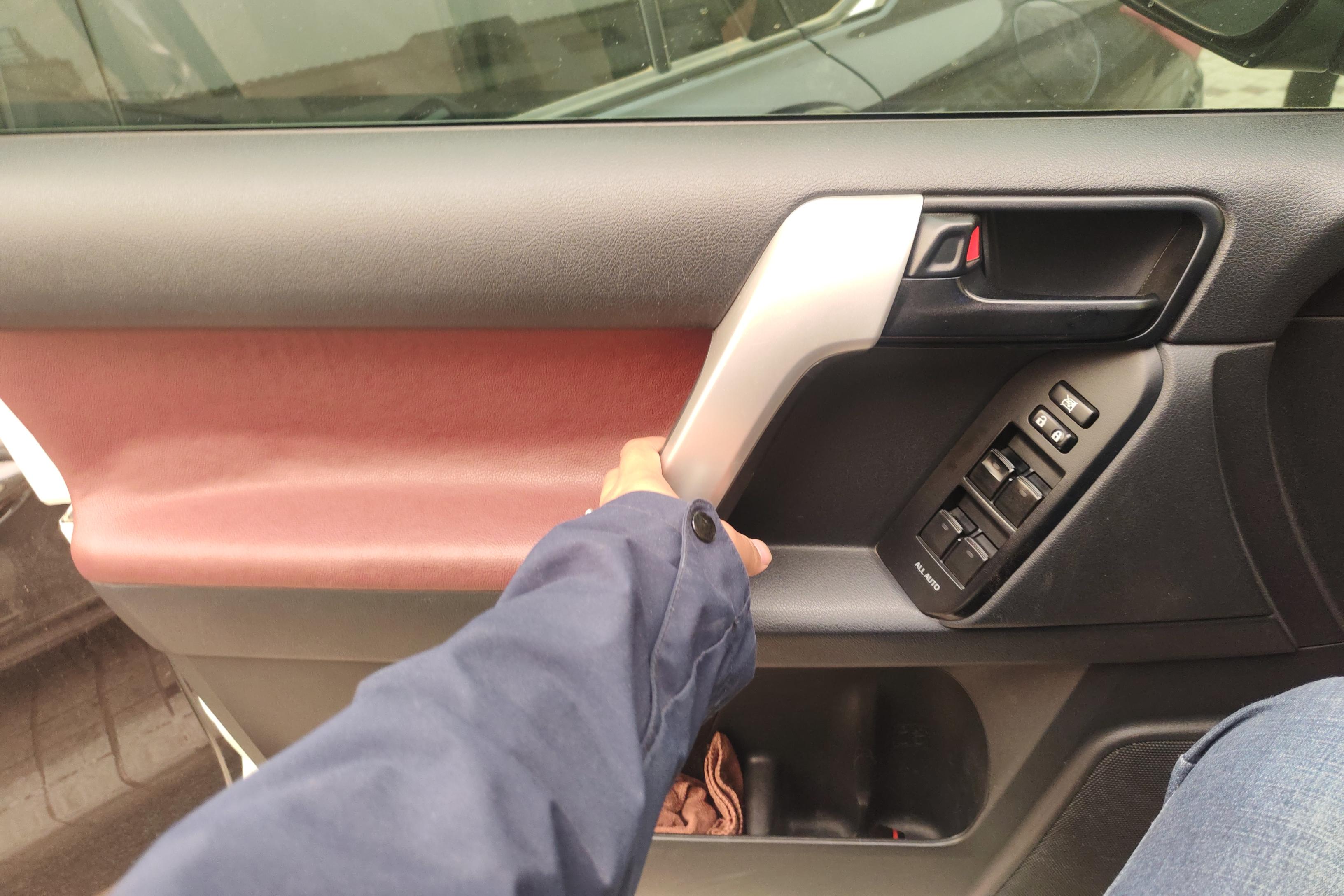 丰田普拉多 2016款 2.7L 自动 四驱 豪华型 (国Ⅴ) 