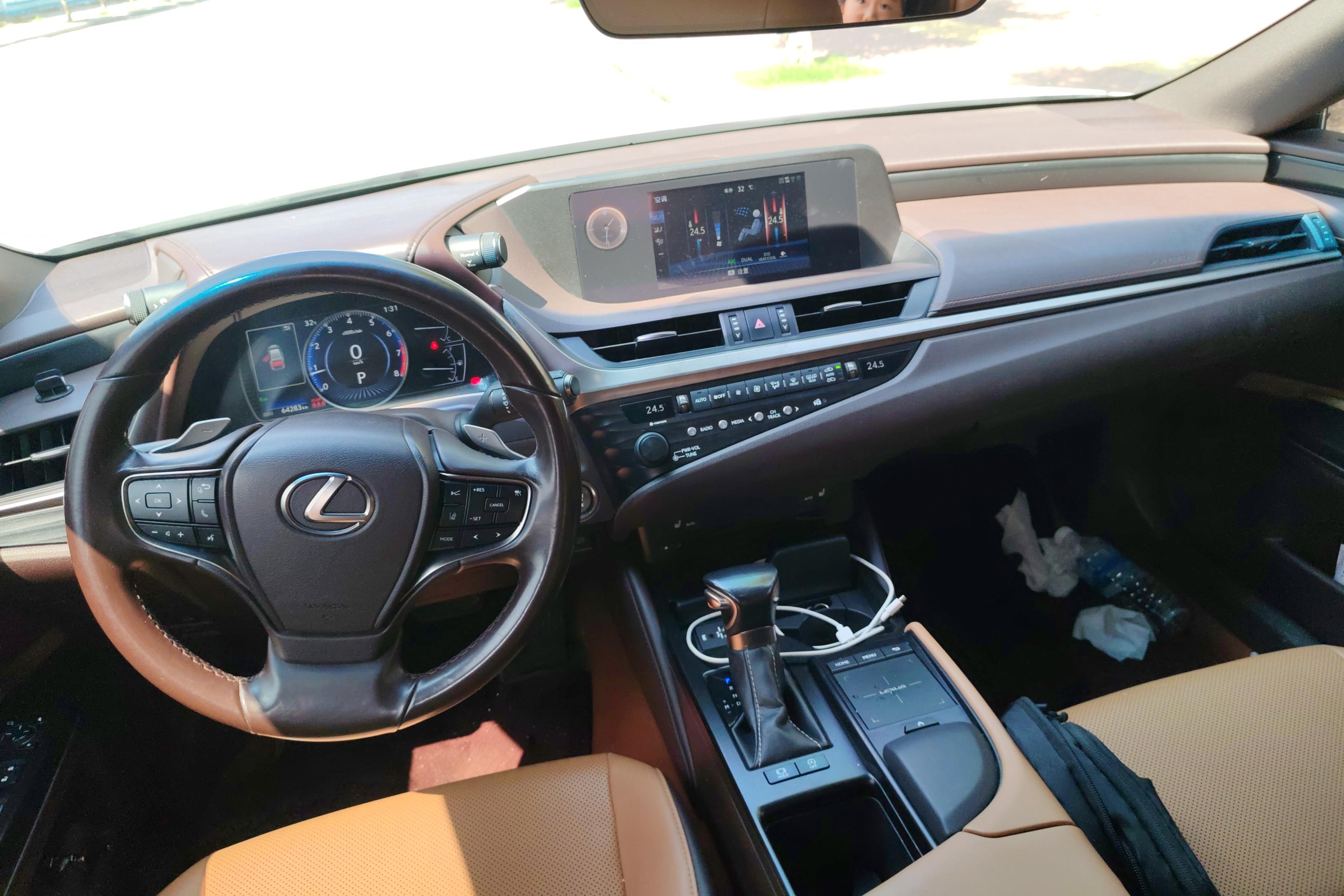 雷克萨斯ES 200 [进口] 2020款 2.0L 自动 卓越版 