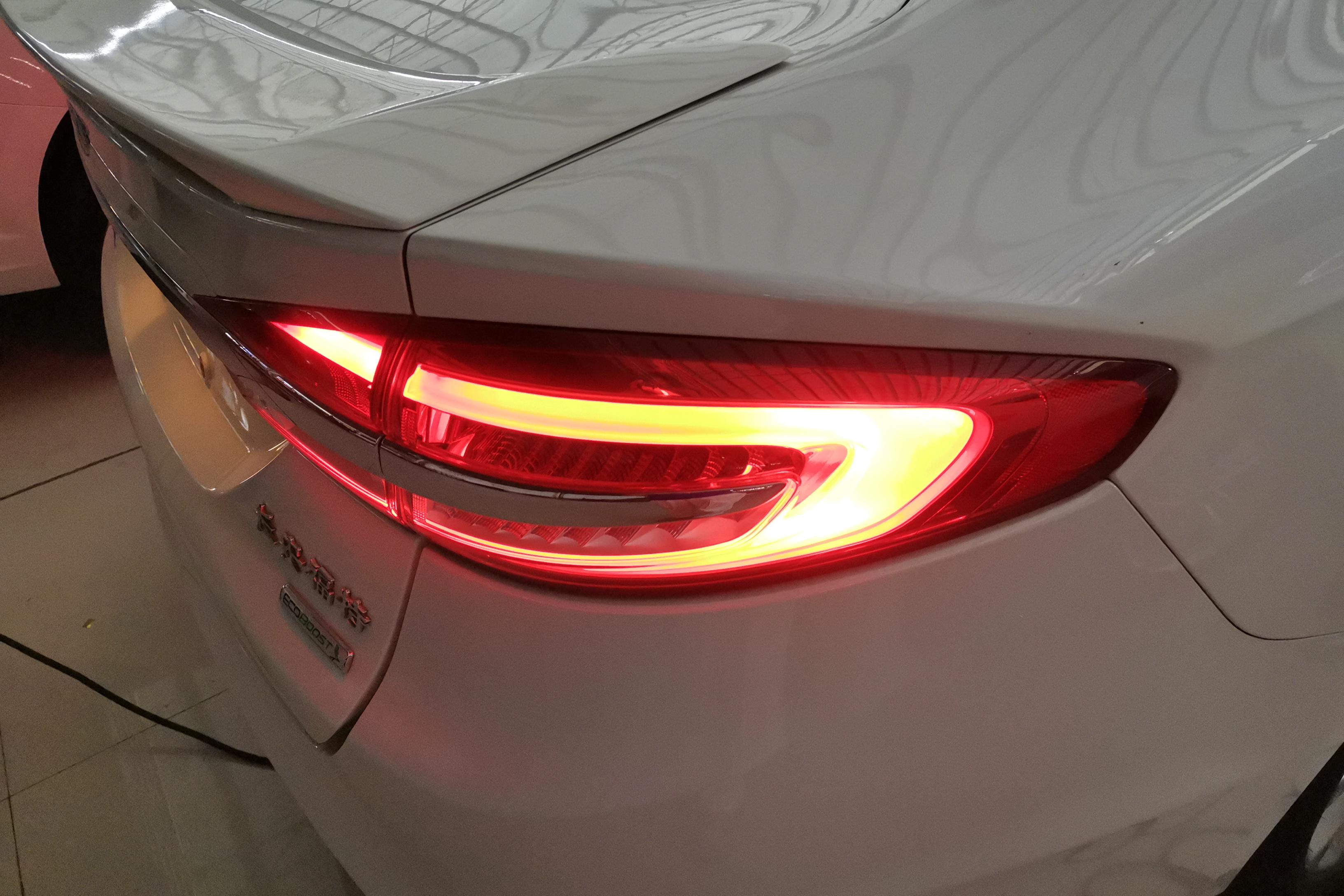 福特蒙迪欧 2018款 2.0T 自动 EcoBoost200时尚型 (国Ⅴ) 