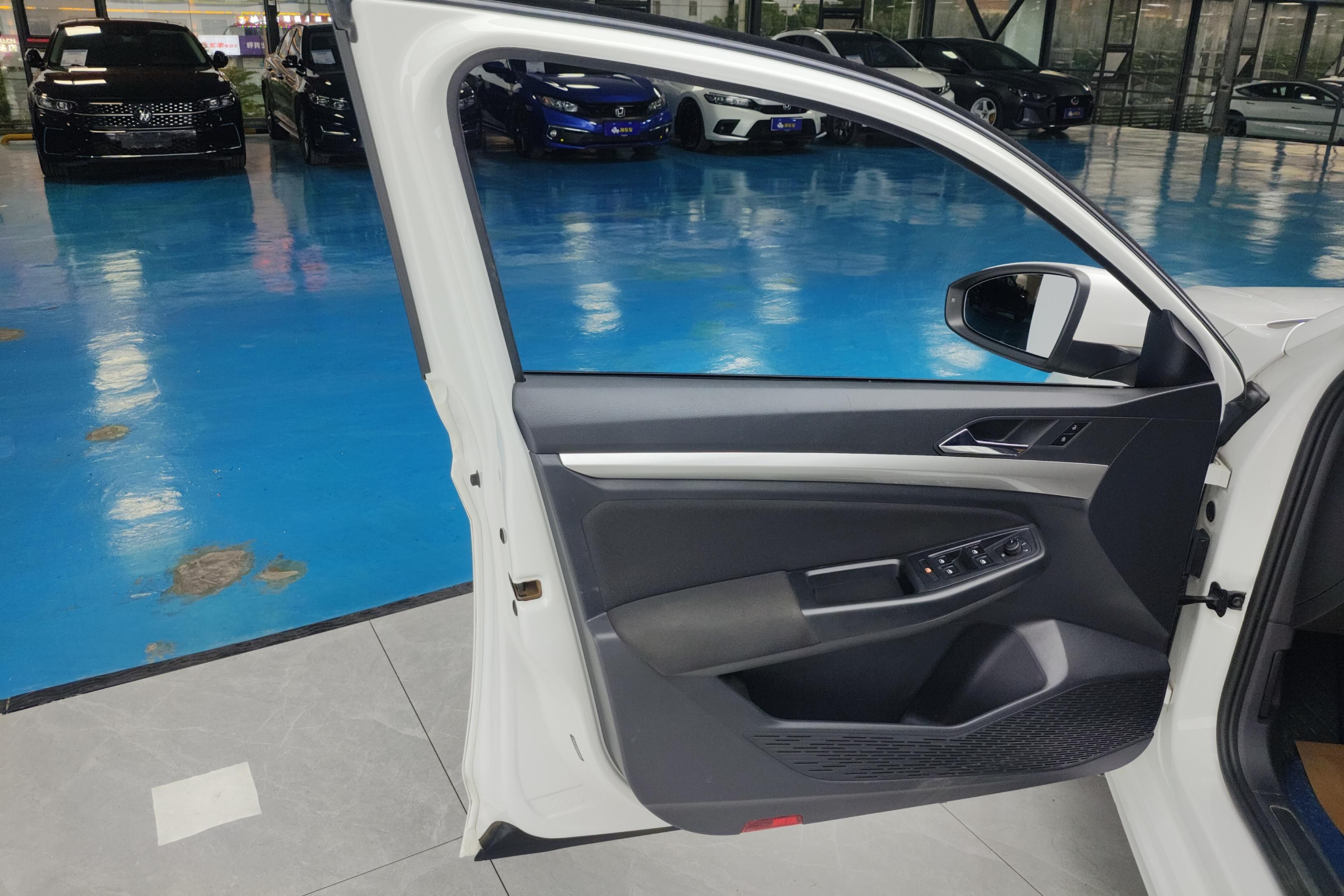 大众宝来 2021款 1.5L 自动 4门5座三厢车 时尚智联版 (国Ⅵ) 