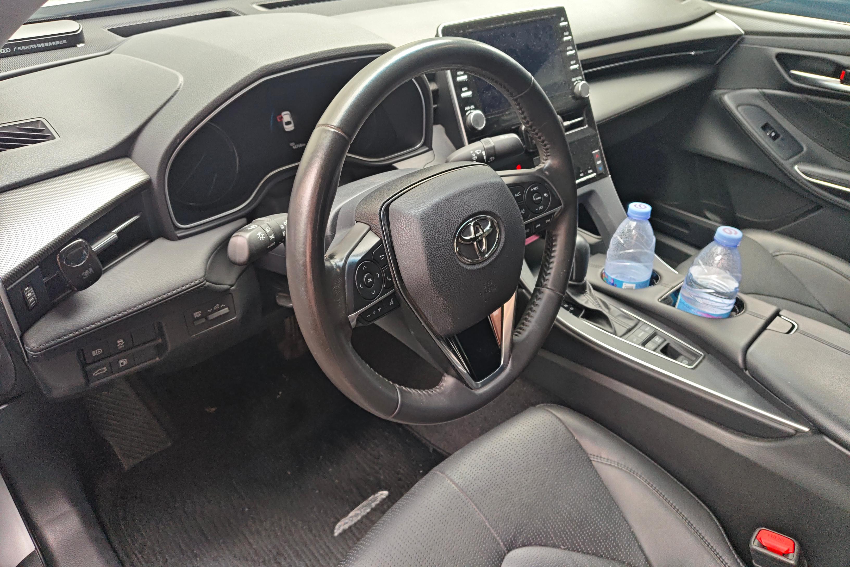 丰田亚洲龙 双擎 2019款 2.5L 自动 豪华版 (国Ⅵ) 