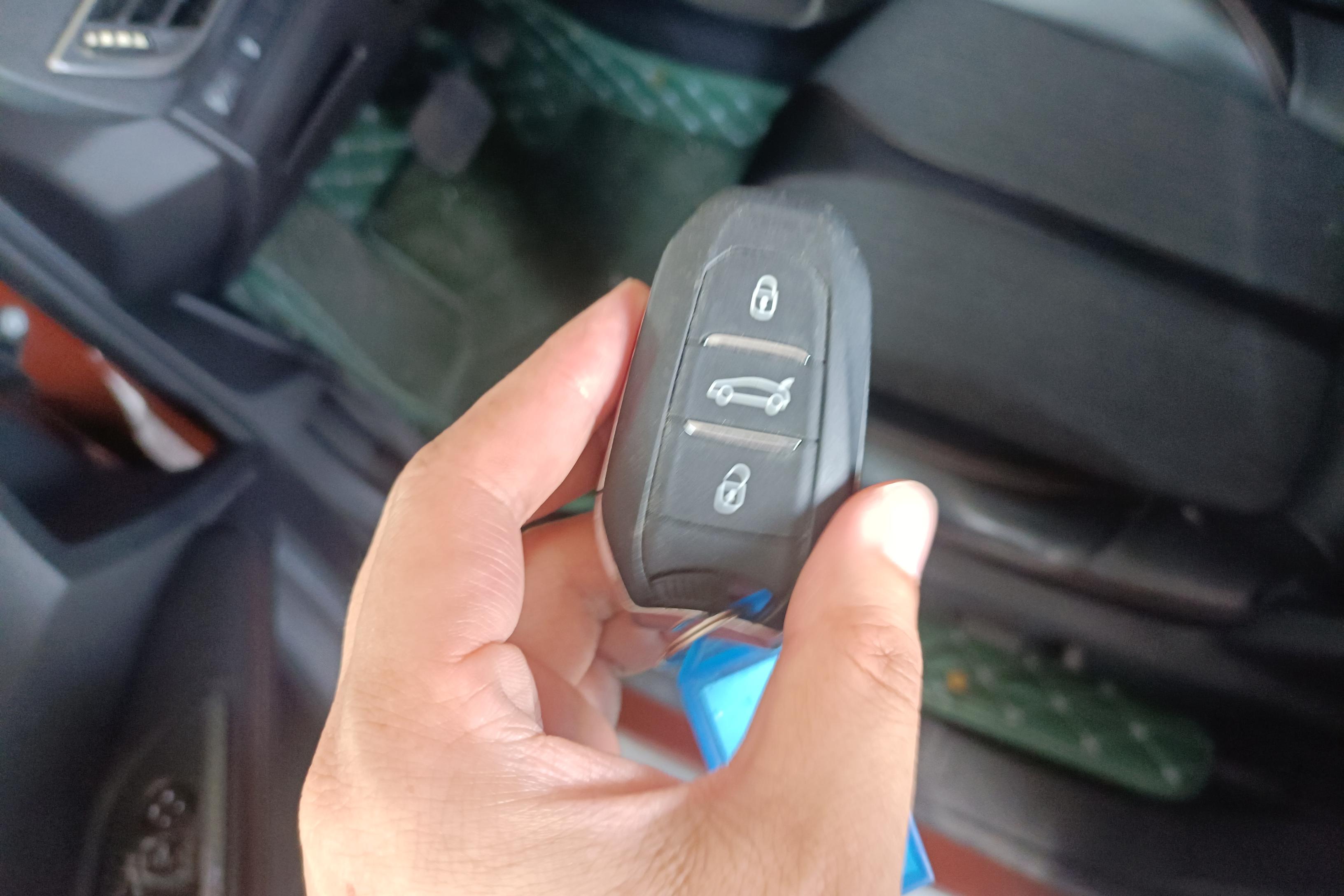 标致4008 2017款 1.6T 自动 精英版 (国Ⅴ) 