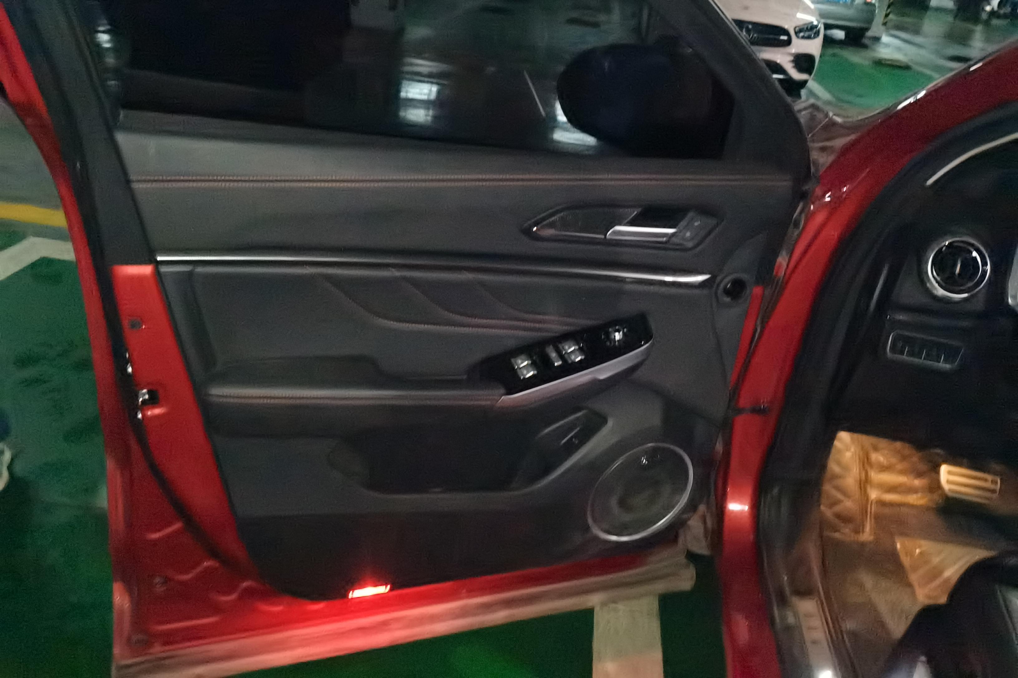 魏牌VV5 2017款 2.0T 自动 前驱 超豪型 (国Ⅴ) 