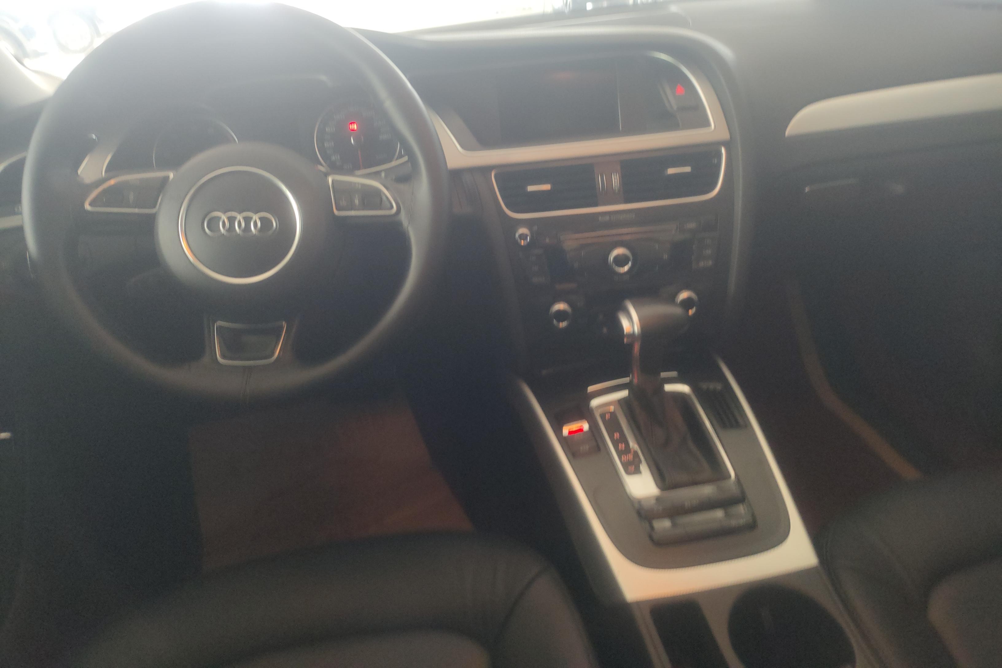 奥迪A4L 35TFSI 2015款 2.0T 自动 前驱 标准型 (国Ⅳ) 