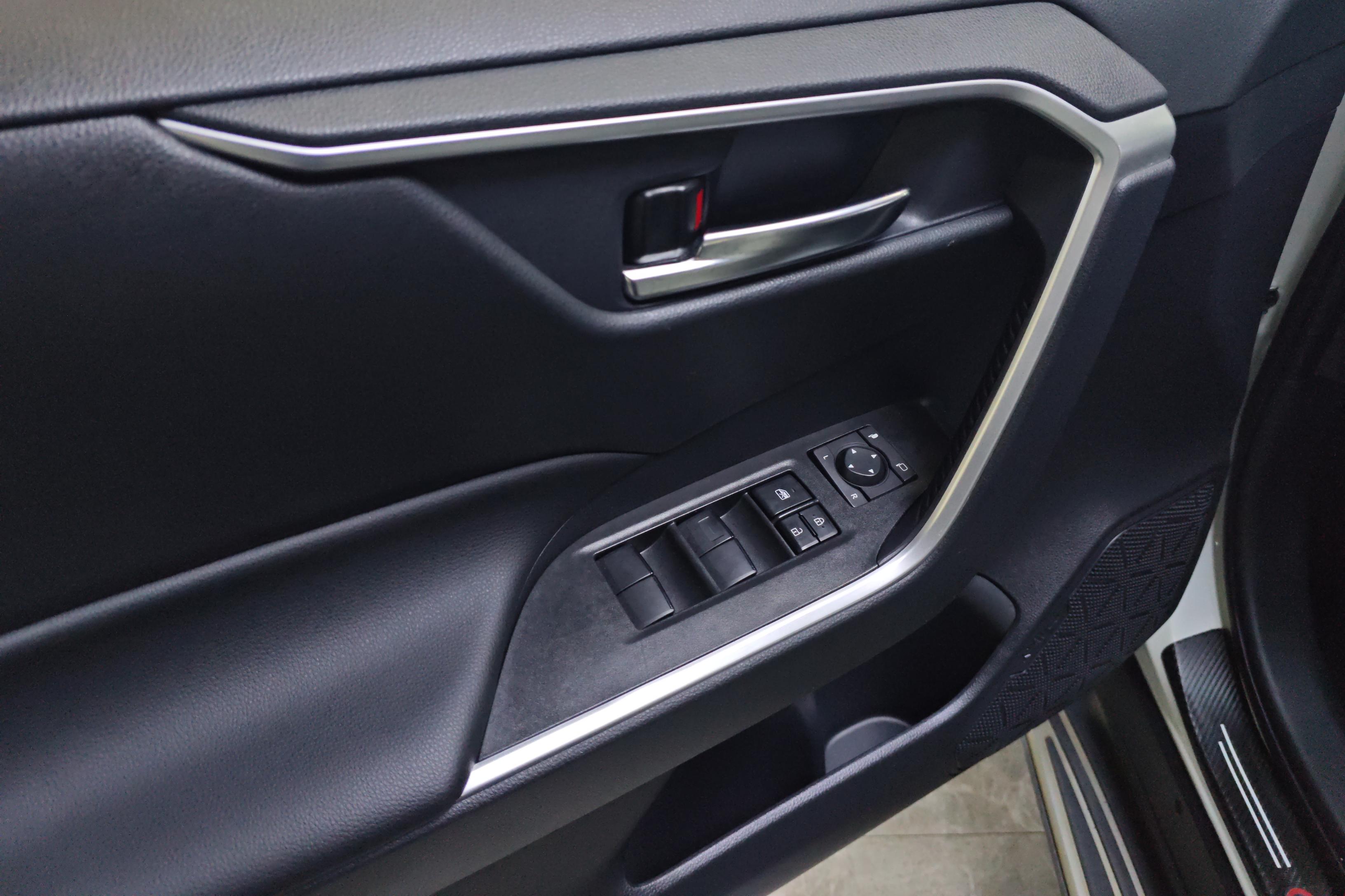 丰田RAV4 2020款 2.0L 自动 前驱 风尚版 (国Ⅵ) 