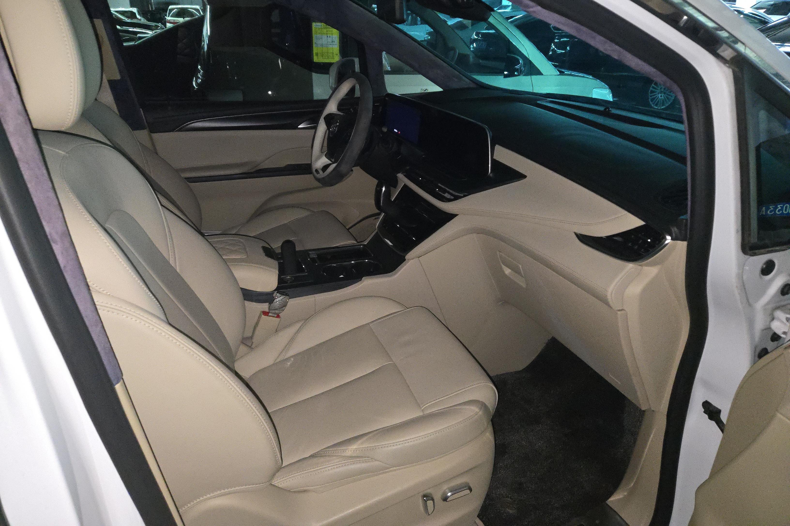 别克GL8 2022款 2.0T 自动 7座 653T尊享型 (国Ⅵ) 
