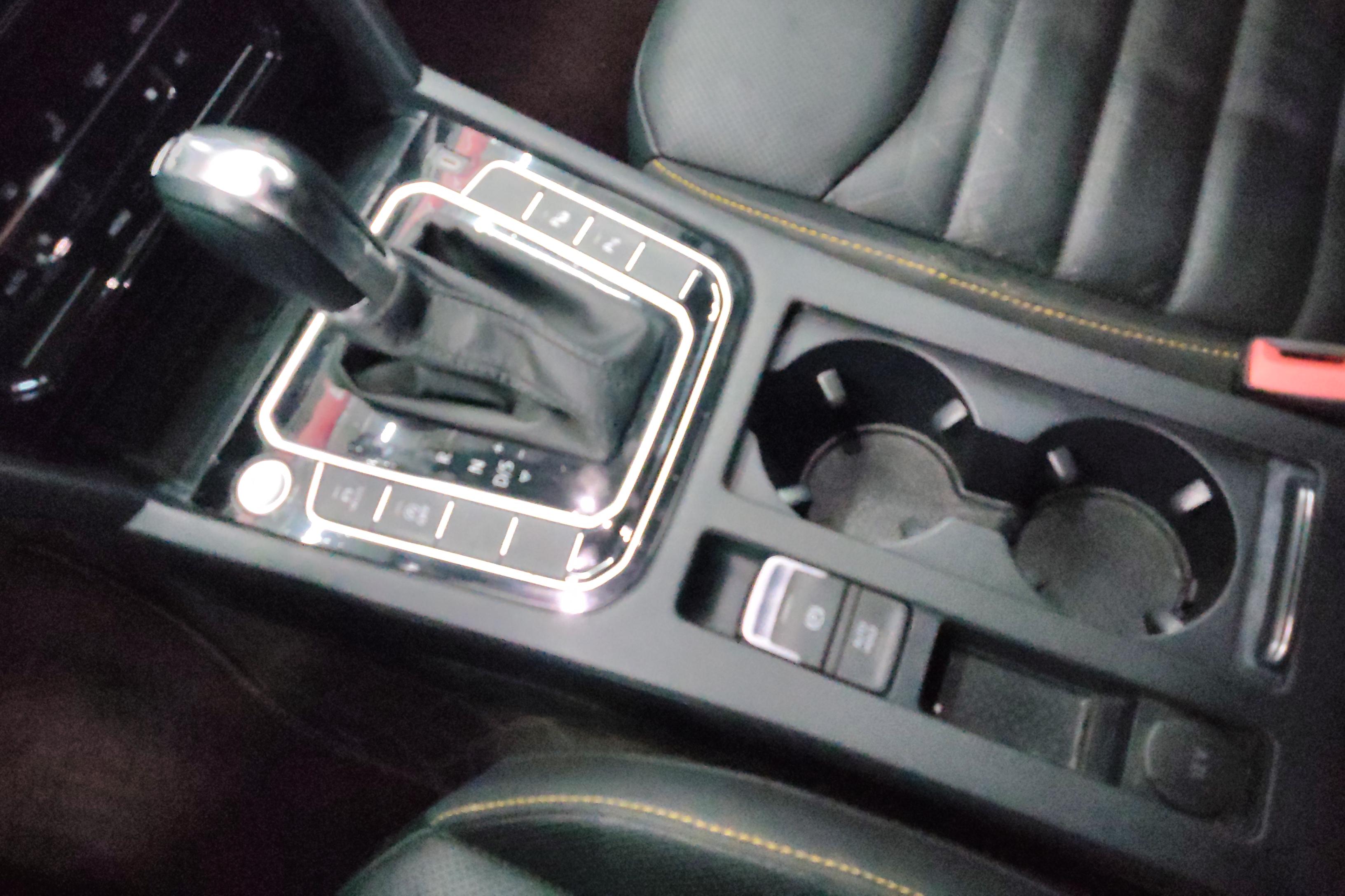 大众CC 2021款 2.0T 自动 夺目版 (国Ⅵ) 