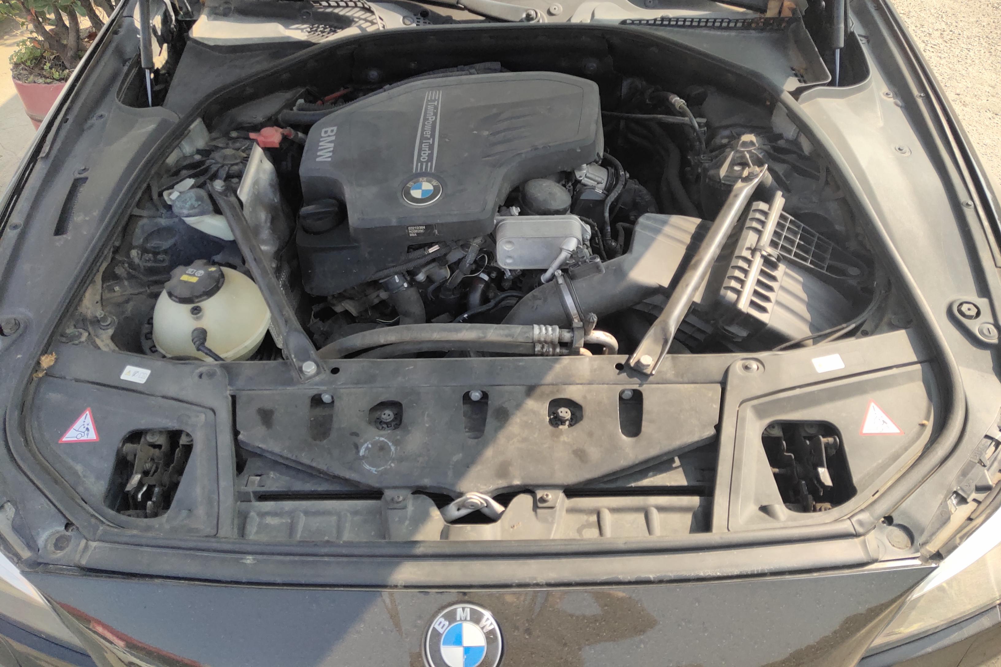 宝马5系 525Li 2014款 2.0T 自动 汽油 豪华设计套装 (国Ⅳ) 