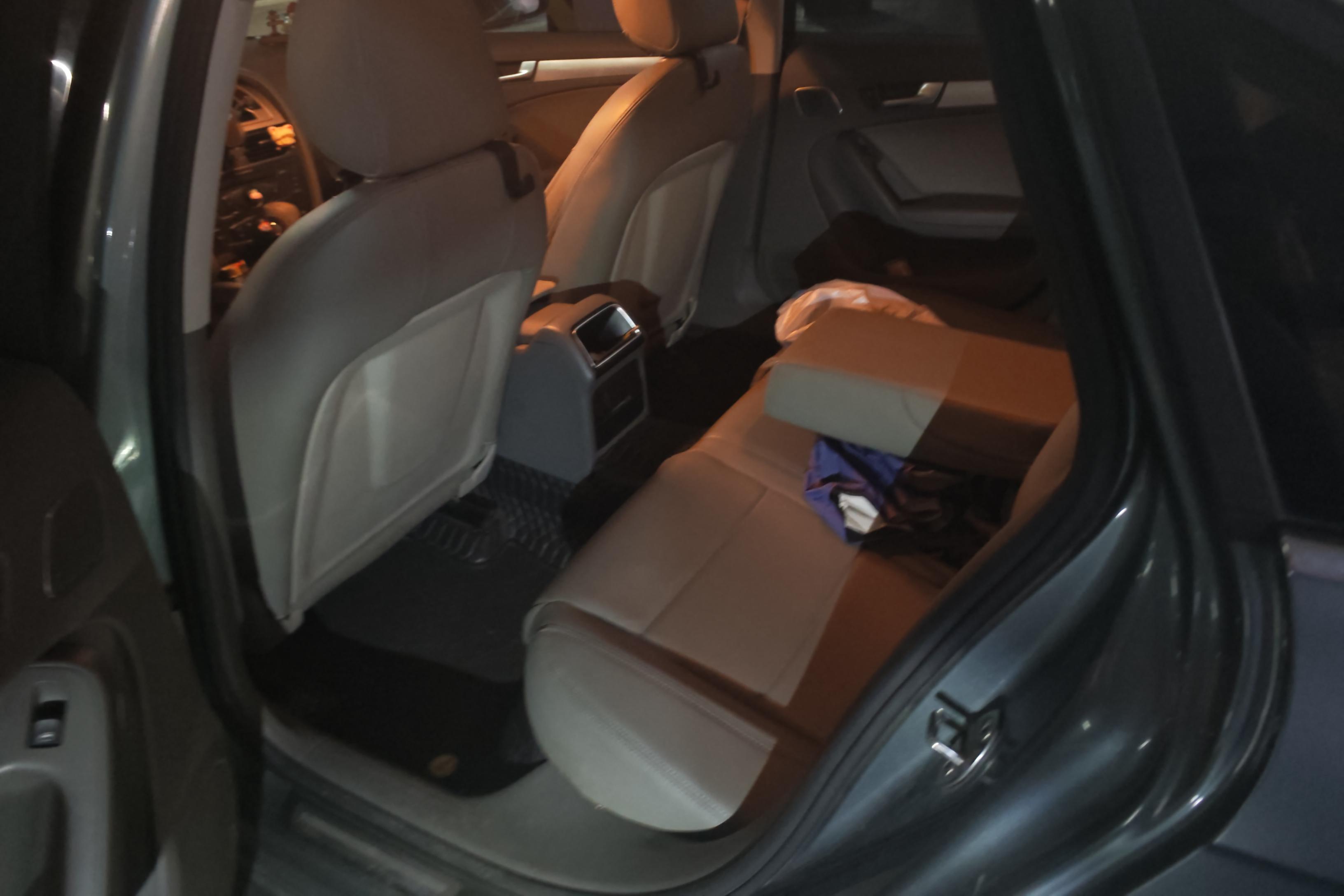 奥迪A4L 2012款 2.0T 自动 标准型 (国Ⅳ) 