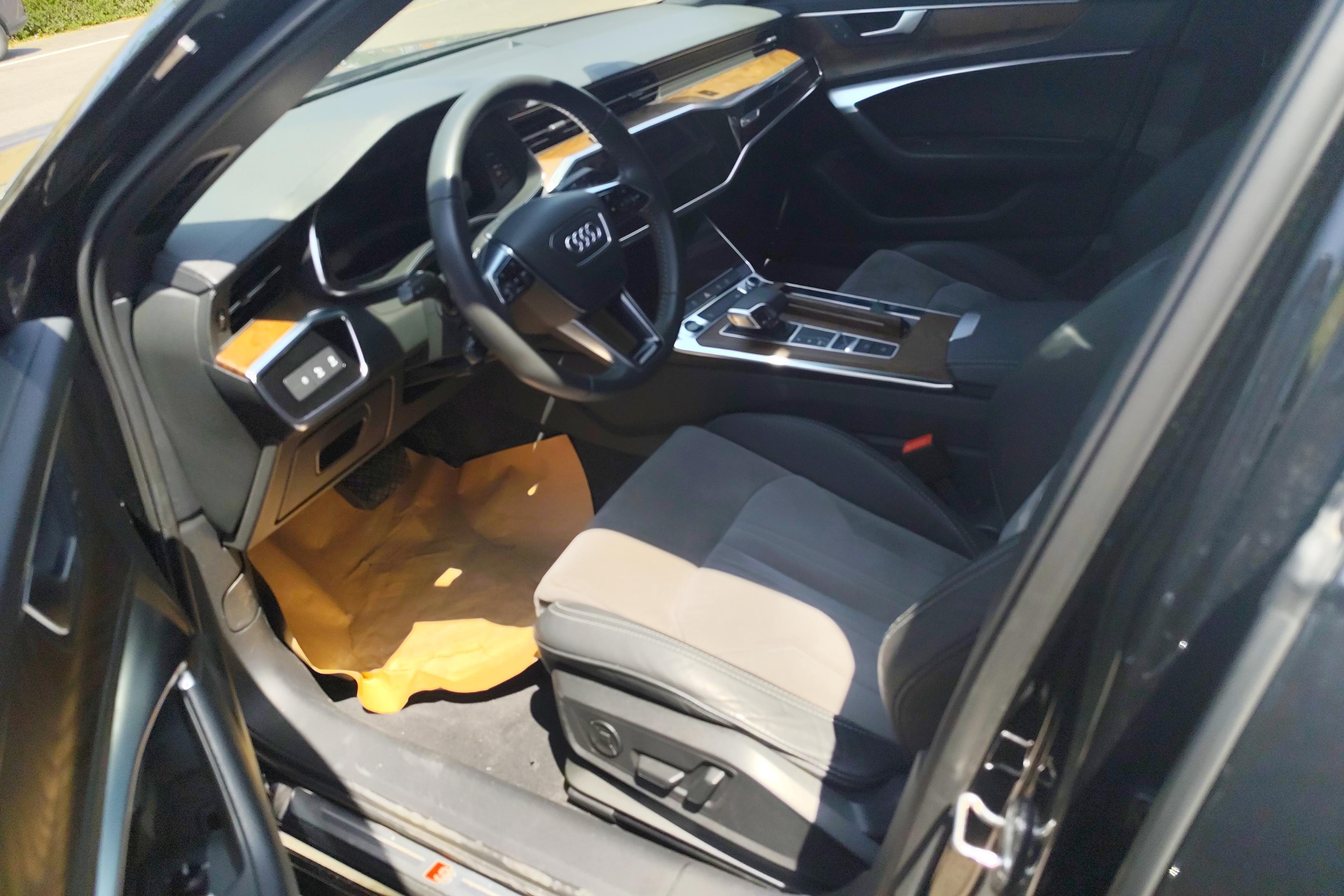 奥迪A6L 40TFSI 2020款 2.0T 自动 豪华动感型 (国Ⅵ) 