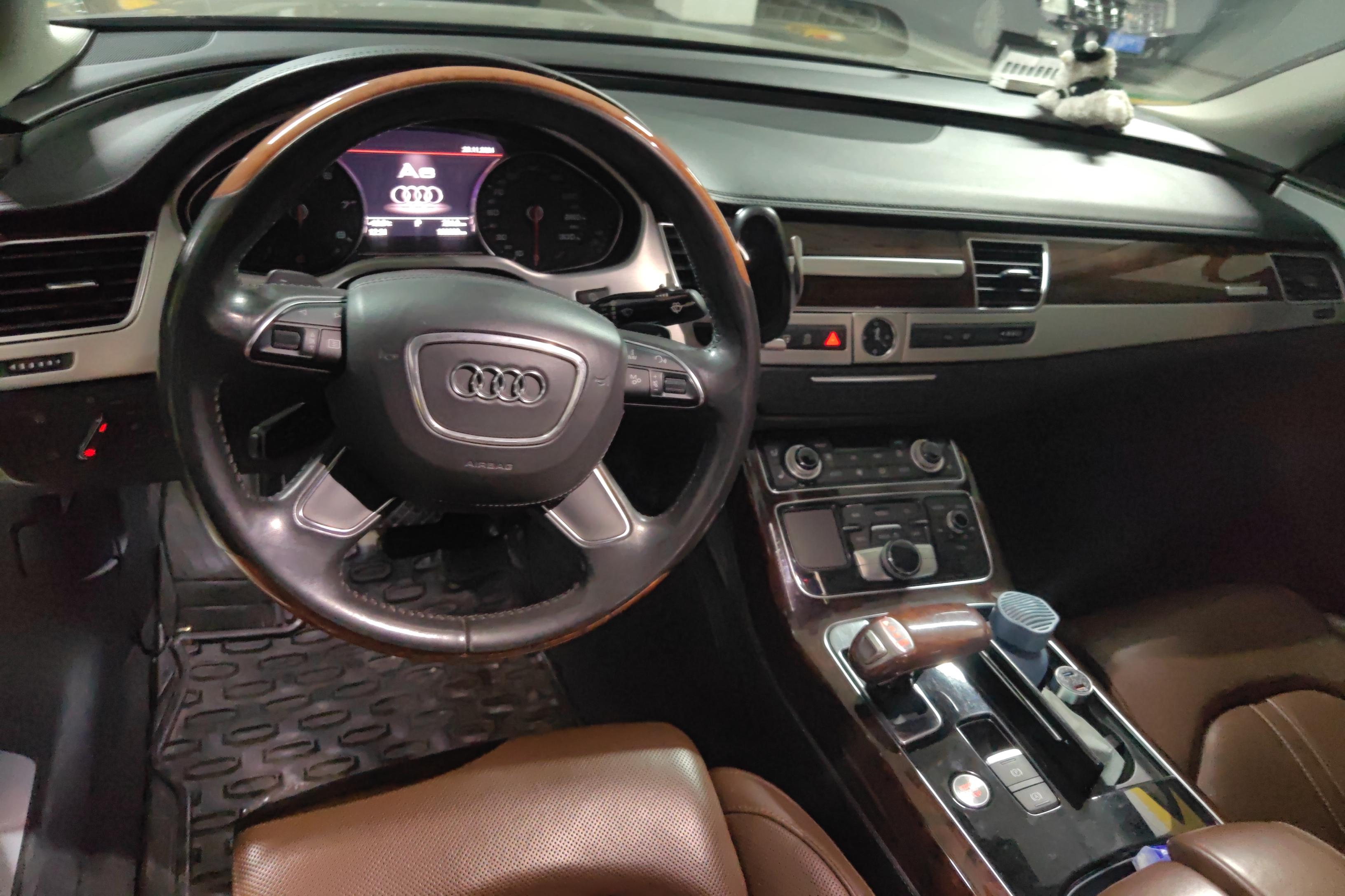 奥迪A8L [进口] 2011款 3.0T 自动 汽油 豪华型 