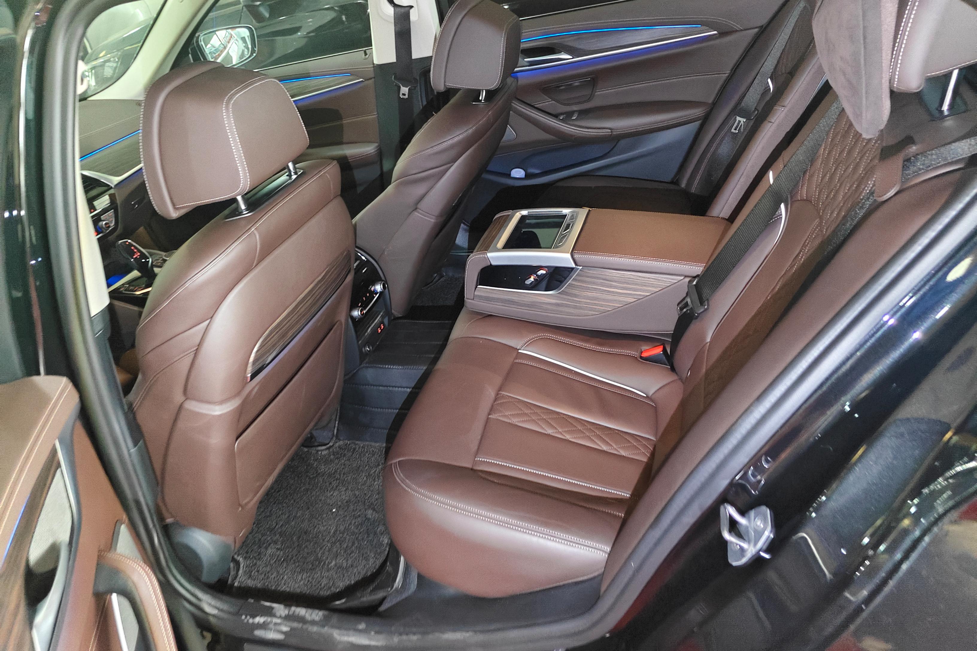 宝马5系 530Li 2020款 2.0T 自动 后驱 尊享型豪华套装 (国Ⅵ) 