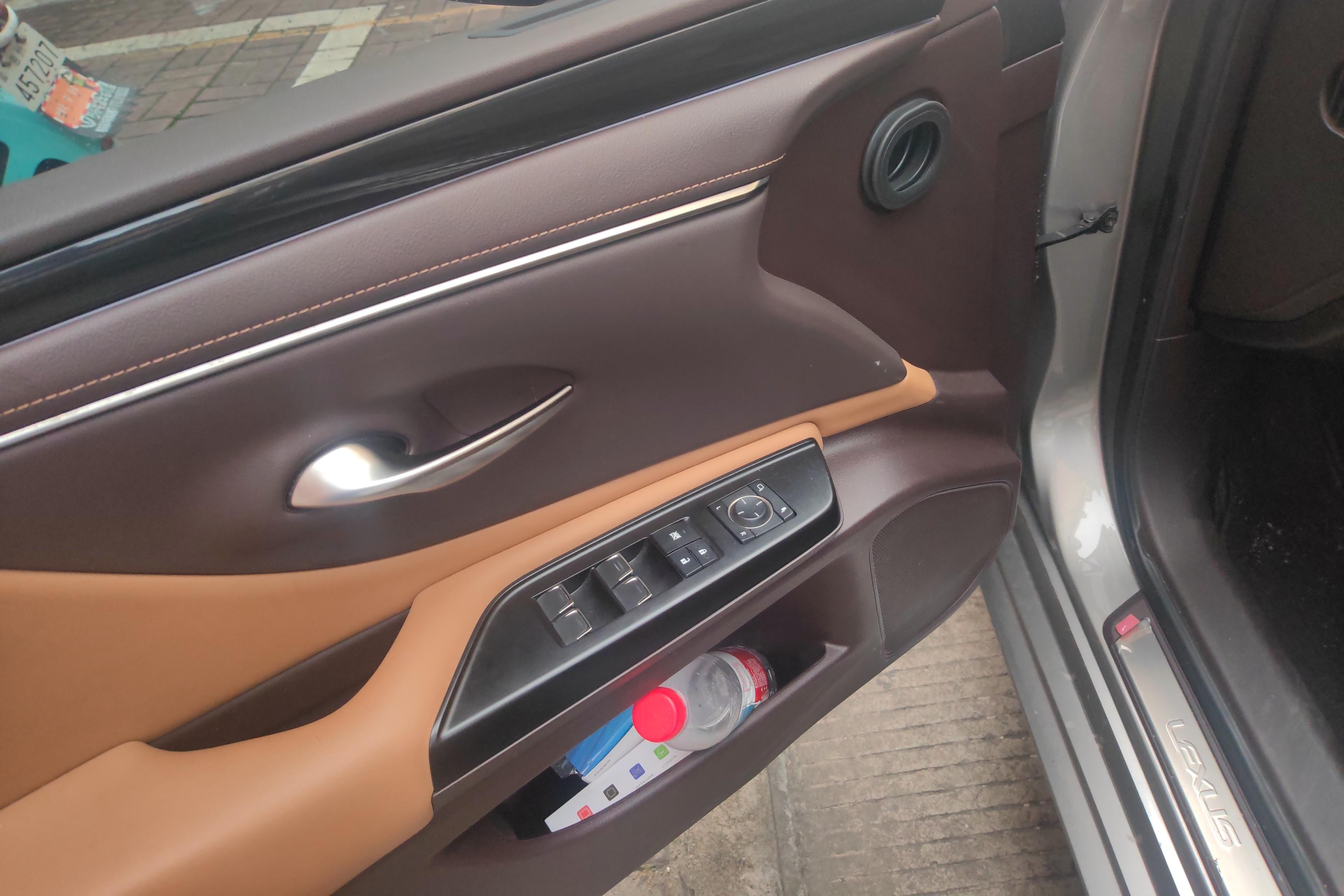 雷克萨斯ES 200 [进口] 2020款 2.0L 自动 卓越版 