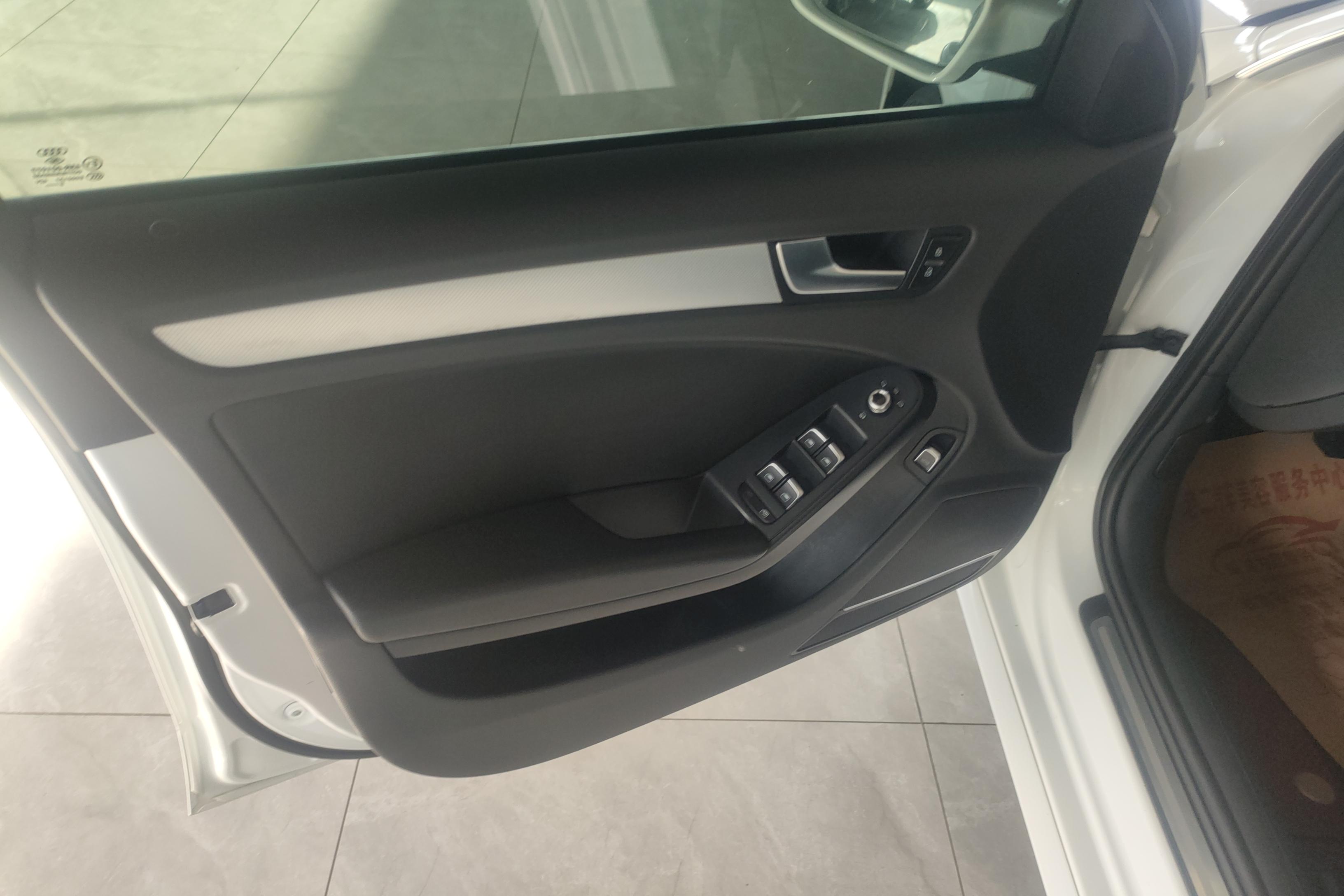 奥迪A4L 35TFSI 2015款 2.0T 自动 前驱 标准型 (国Ⅳ) 