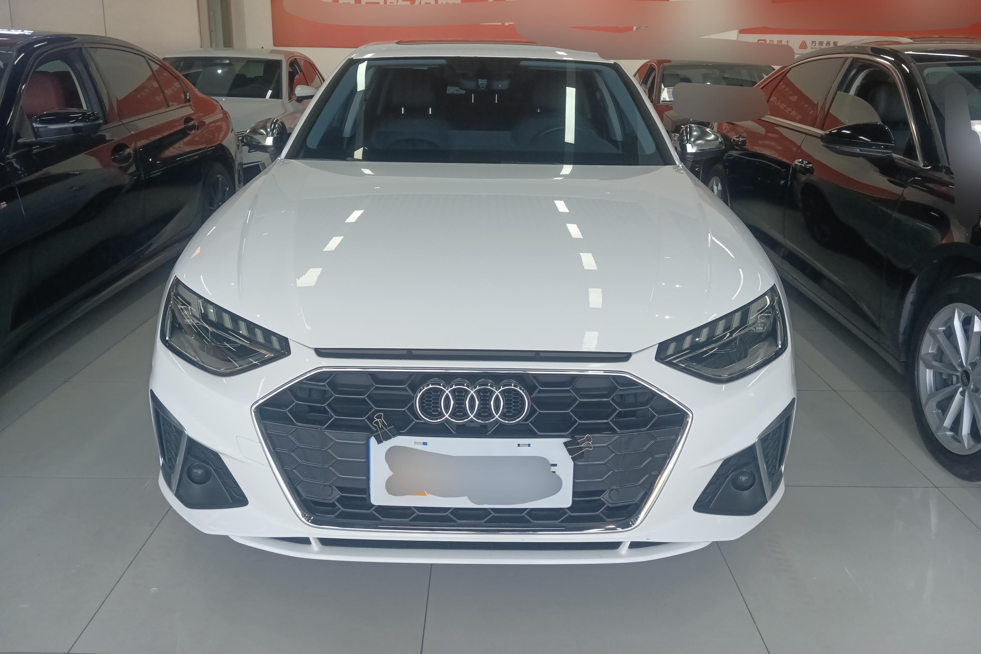 奥迪A4L 2020款 2.0T 自动 豪华动感型 (国Ⅵ) 