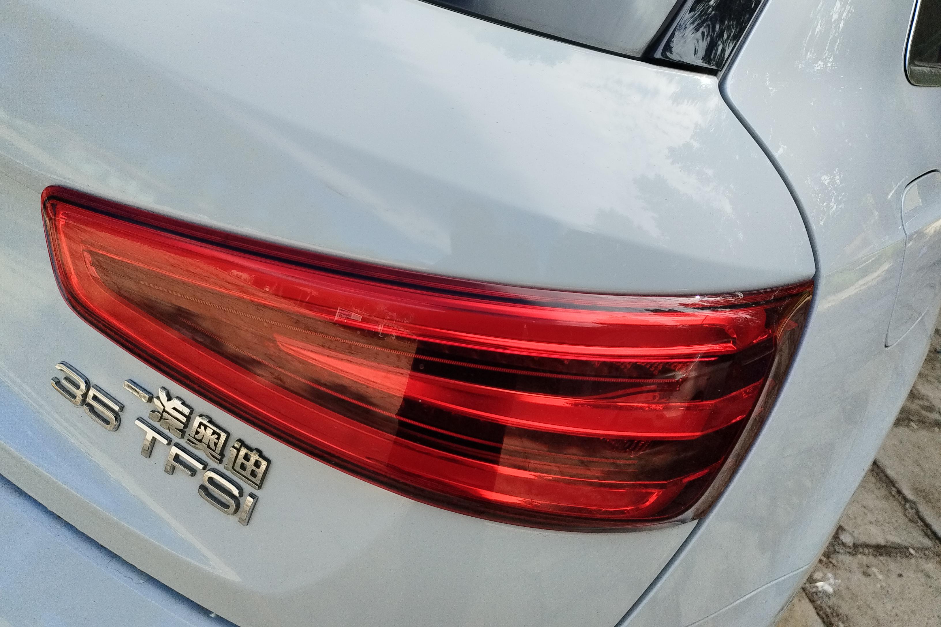 奥迪Q3 35TFSI 2015款 2.0T 自动 前驱 舒适型 (国Ⅳ) 