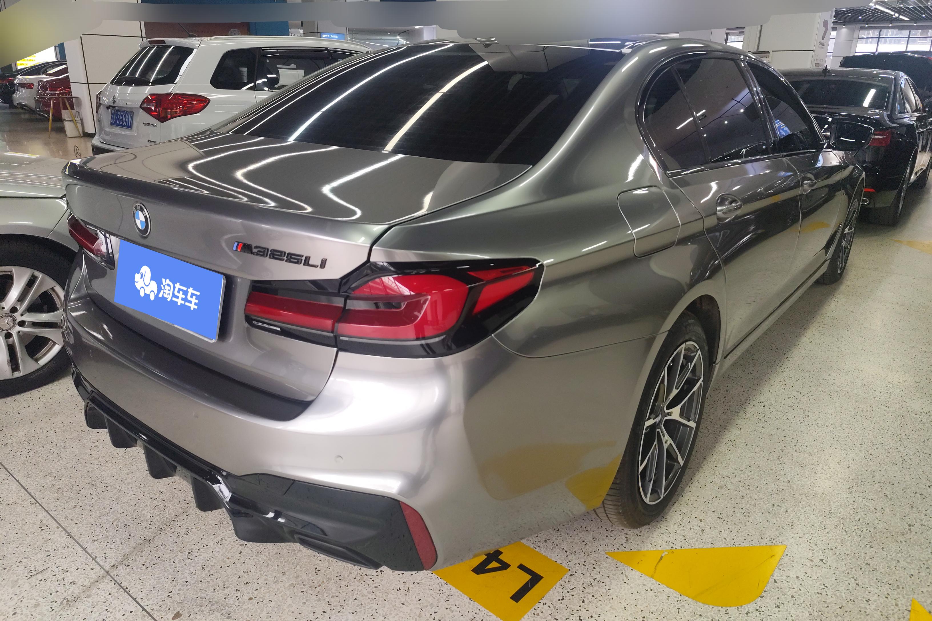 宝马5系 525Li 2019款 2.0T 自动 后驱 豪华套装改款 (国Ⅵ) 