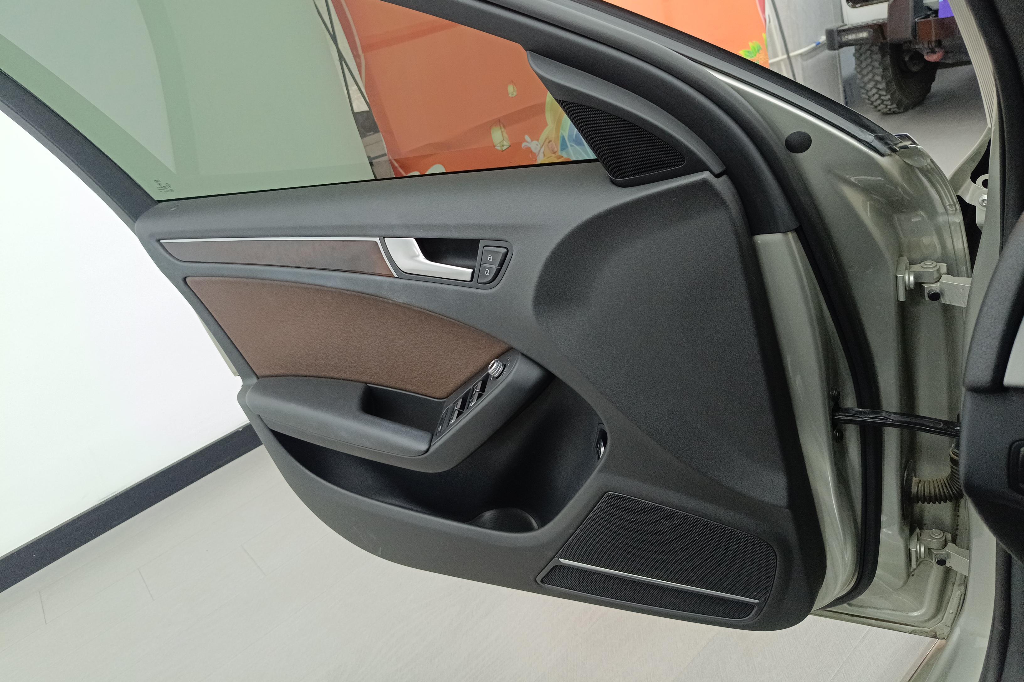 奥迪A4L 2015款 2.0T 自动 舒适型 (国Ⅳ) 