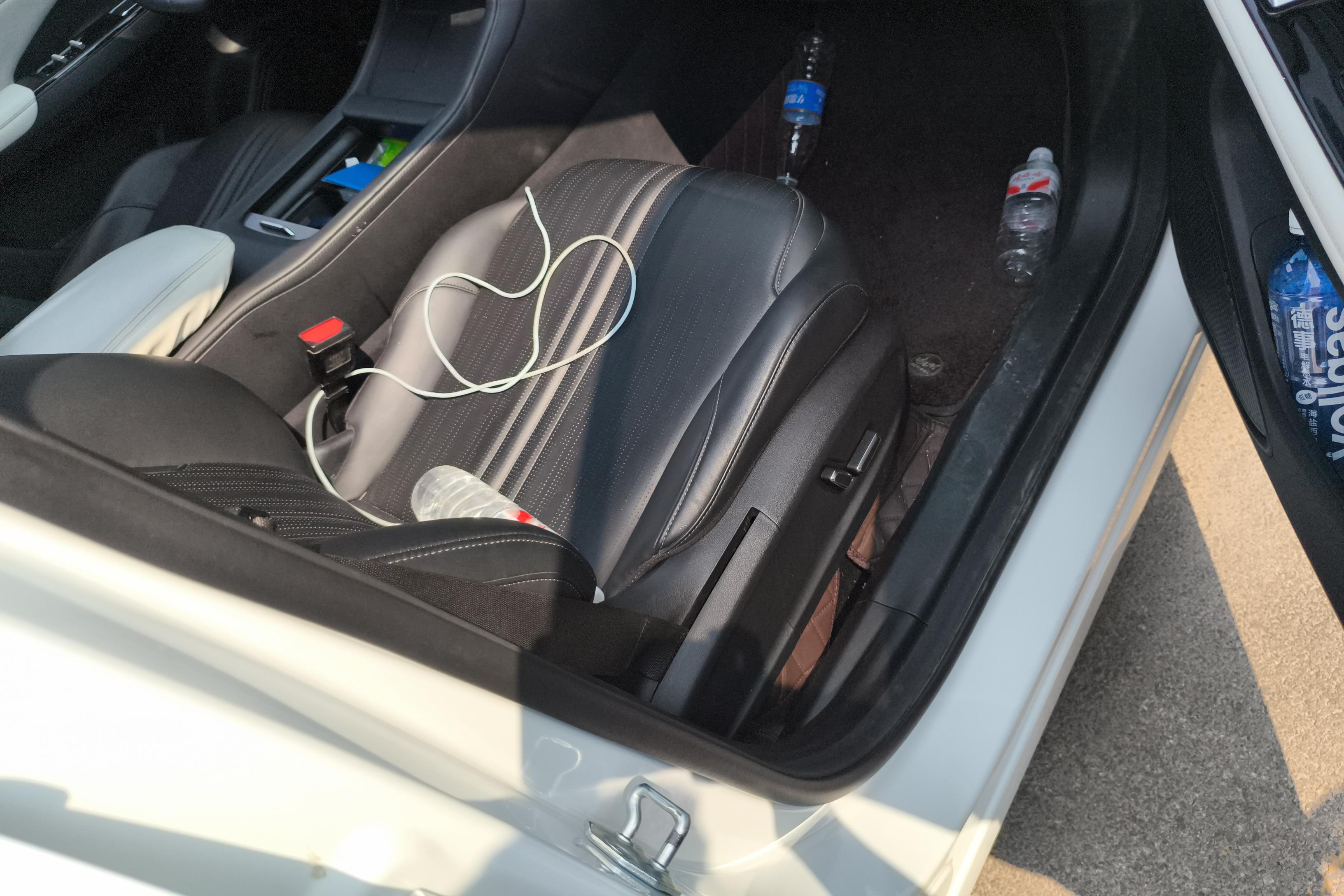 吉利银河银河L7 2023款 1.5T 自动 115km-MAX (国Ⅵ) 