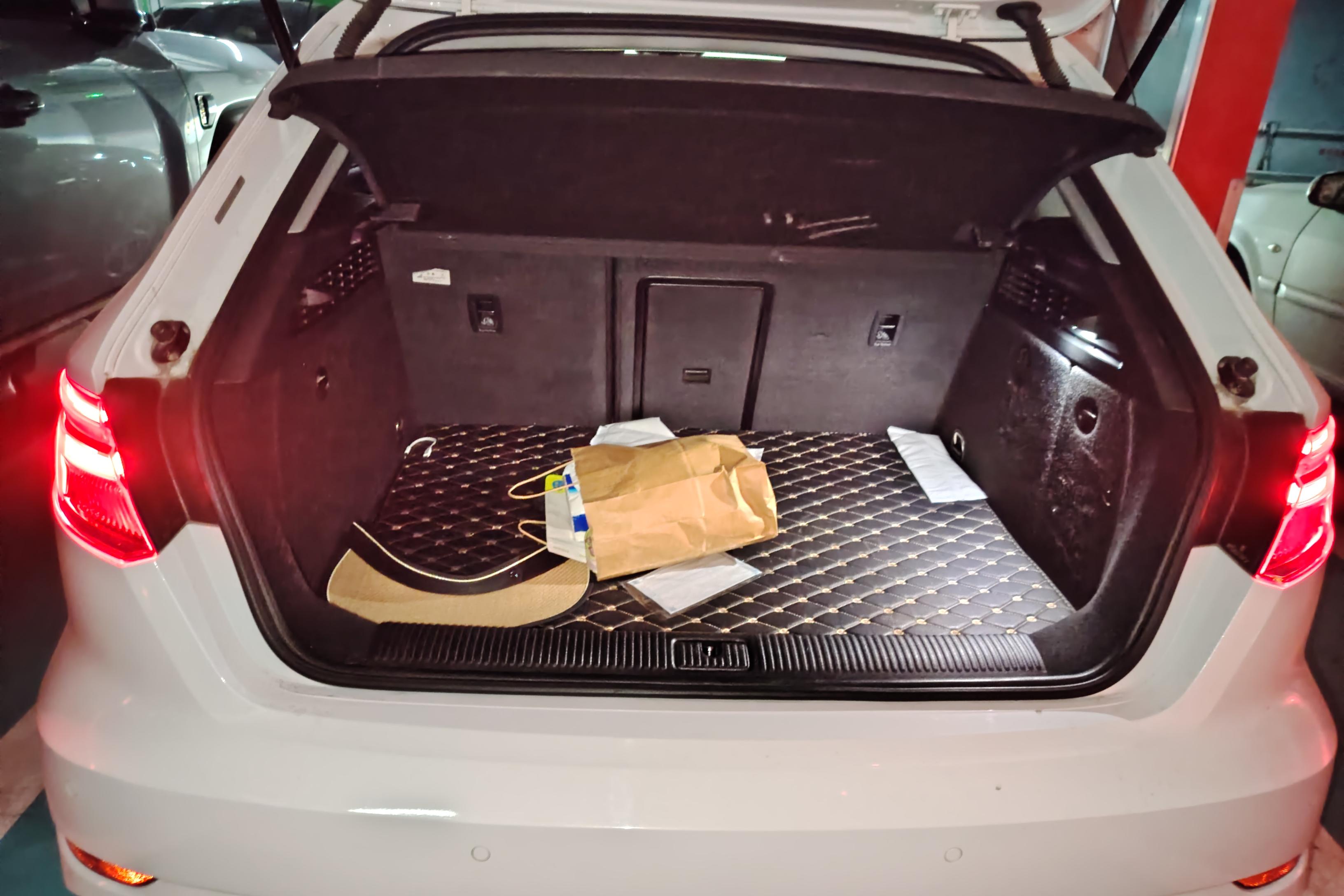 奥迪A3 35TFSI 2020款 1.4T 自动 汽油 改款进取型Sportback (国Ⅵ) 