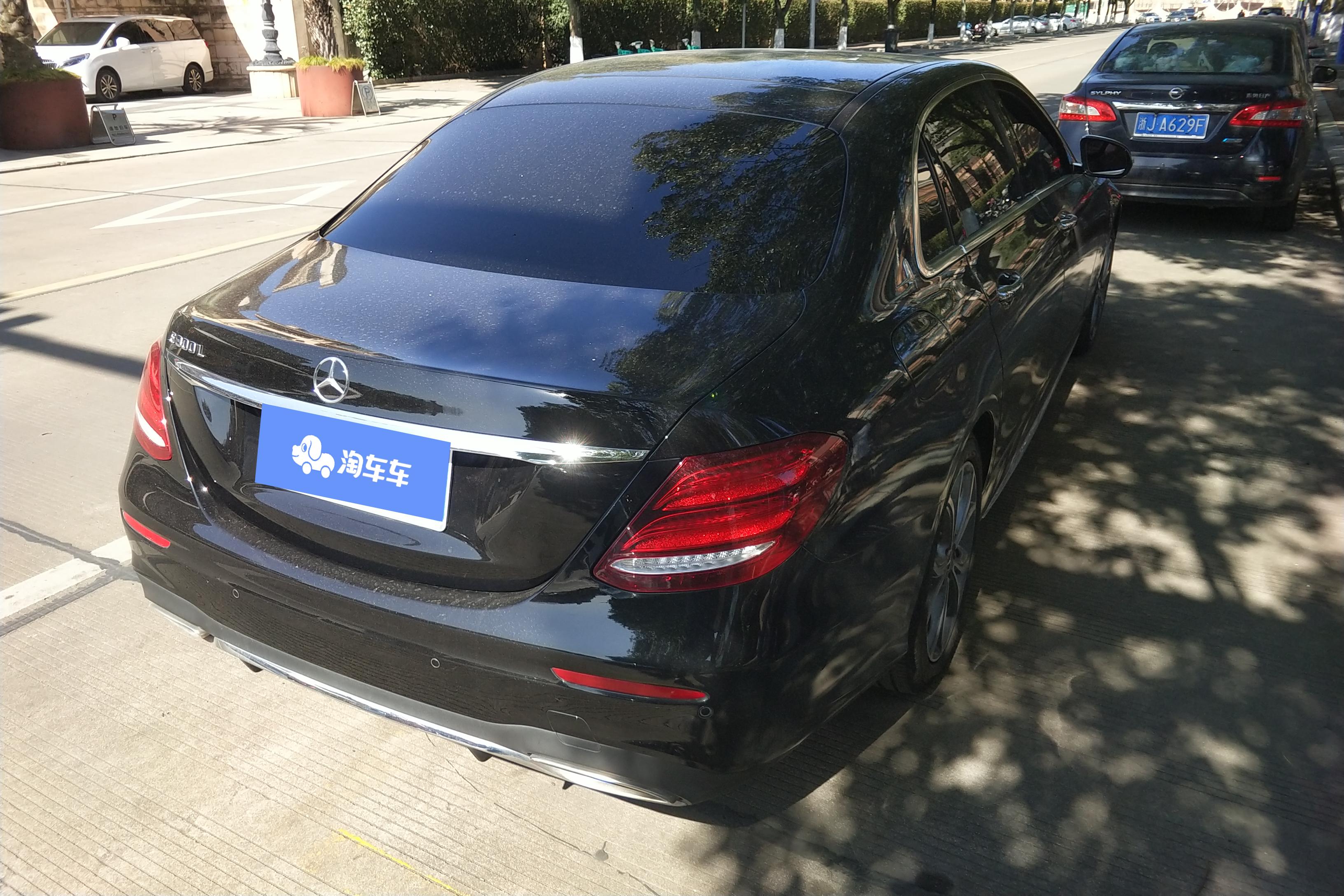 奔驰E级 E300L 2020款 2.0T 自动 汽油 运动豪华型 (国Ⅵ) 