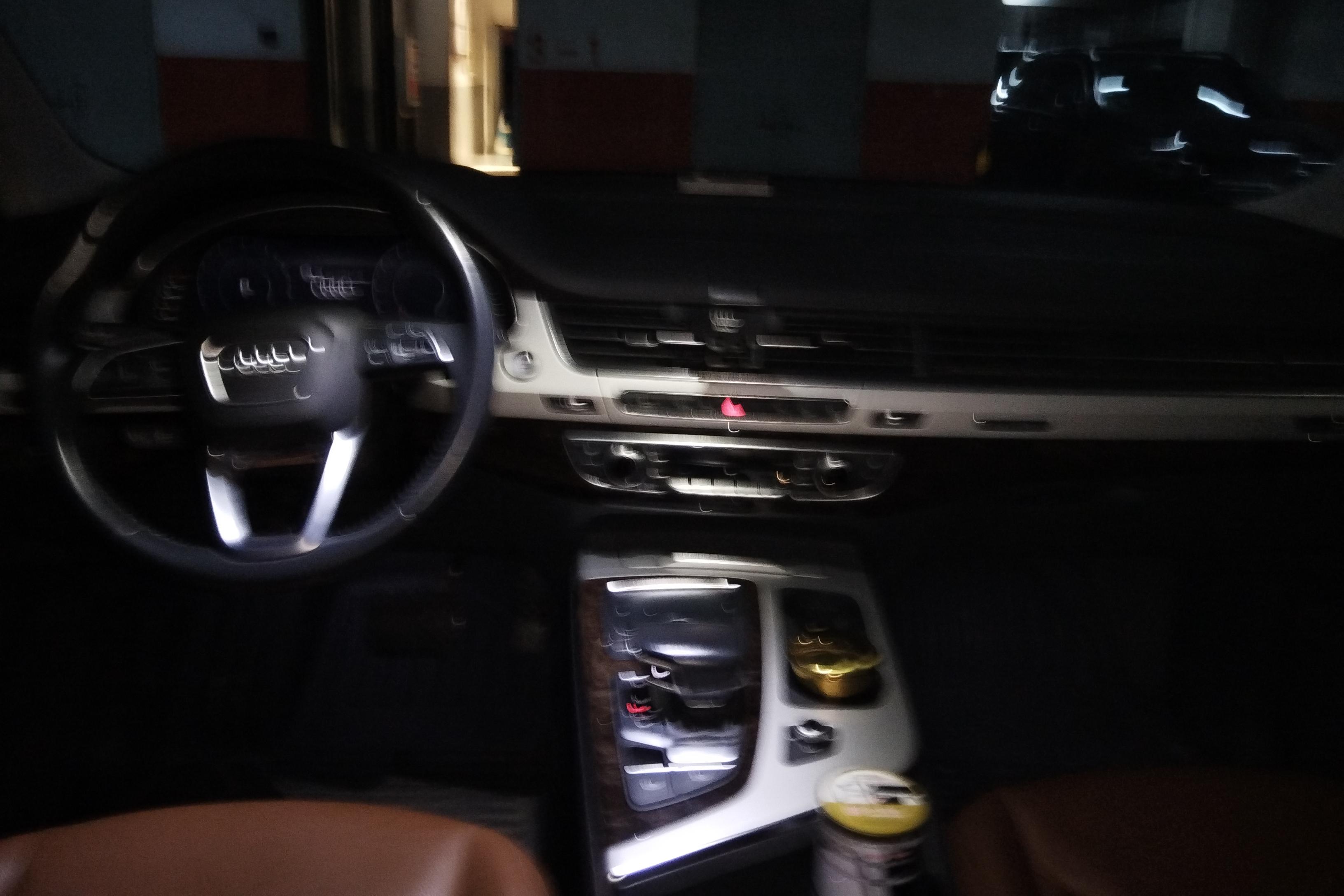 奥迪Q7 55 [进口] 2019款 3.0T 自动 S-Line运动型 