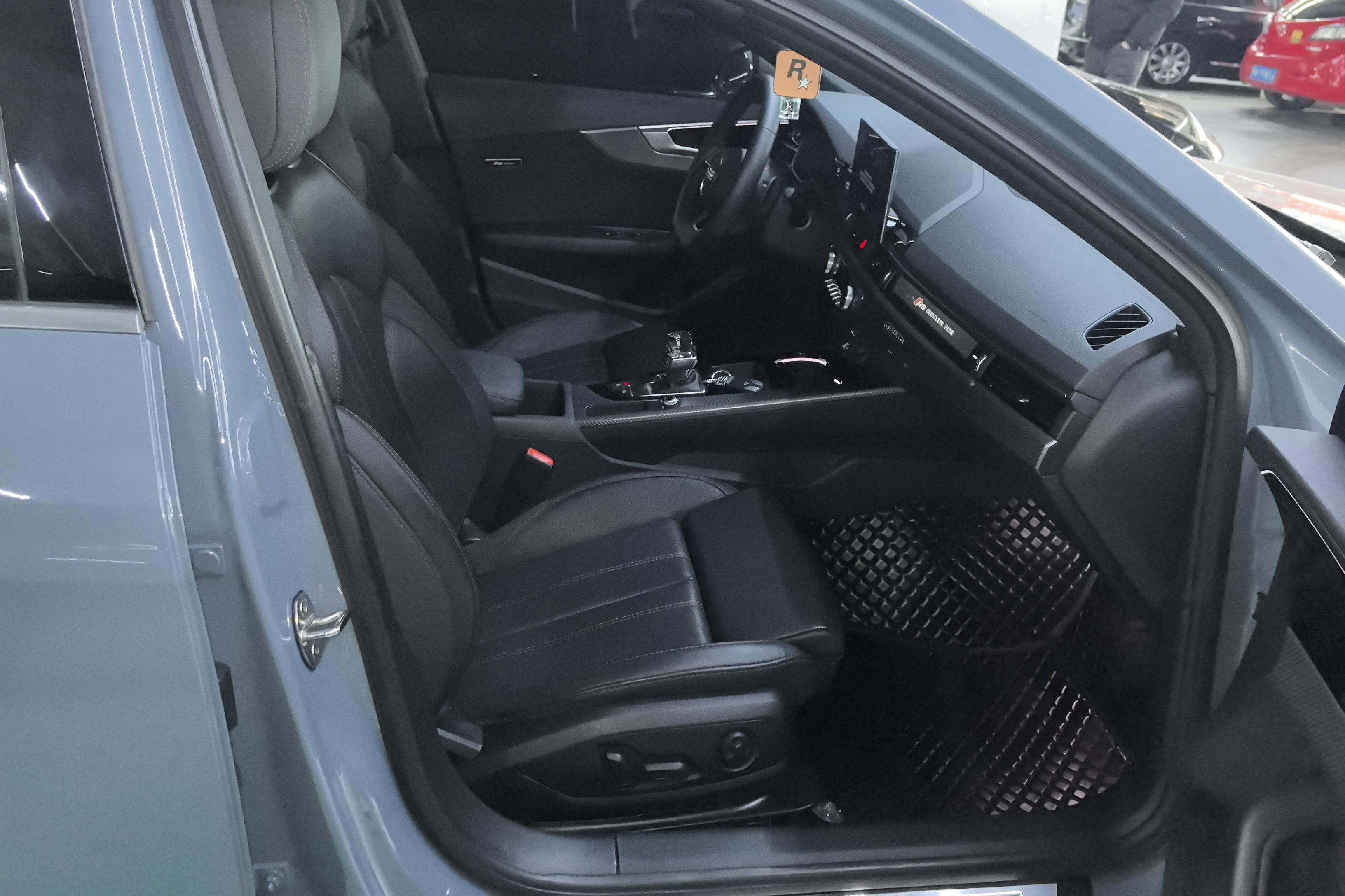 奥迪A4L 2022款 2.0T 自动 quattro-RS套件燃速型 (国Ⅵ) 